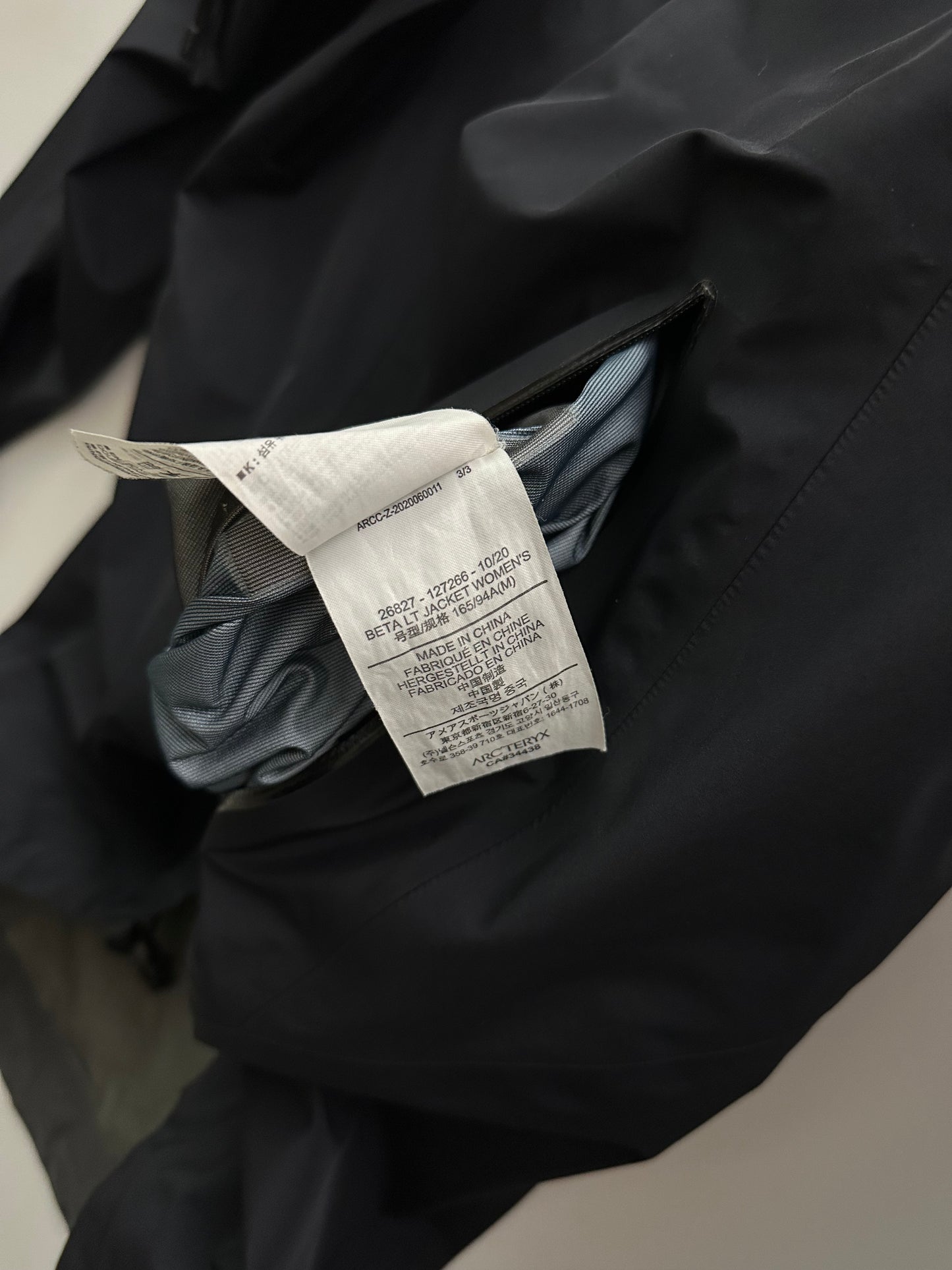 Arc’teryx Beta LT Jacket Black Women’s M Medium Gore-Tex