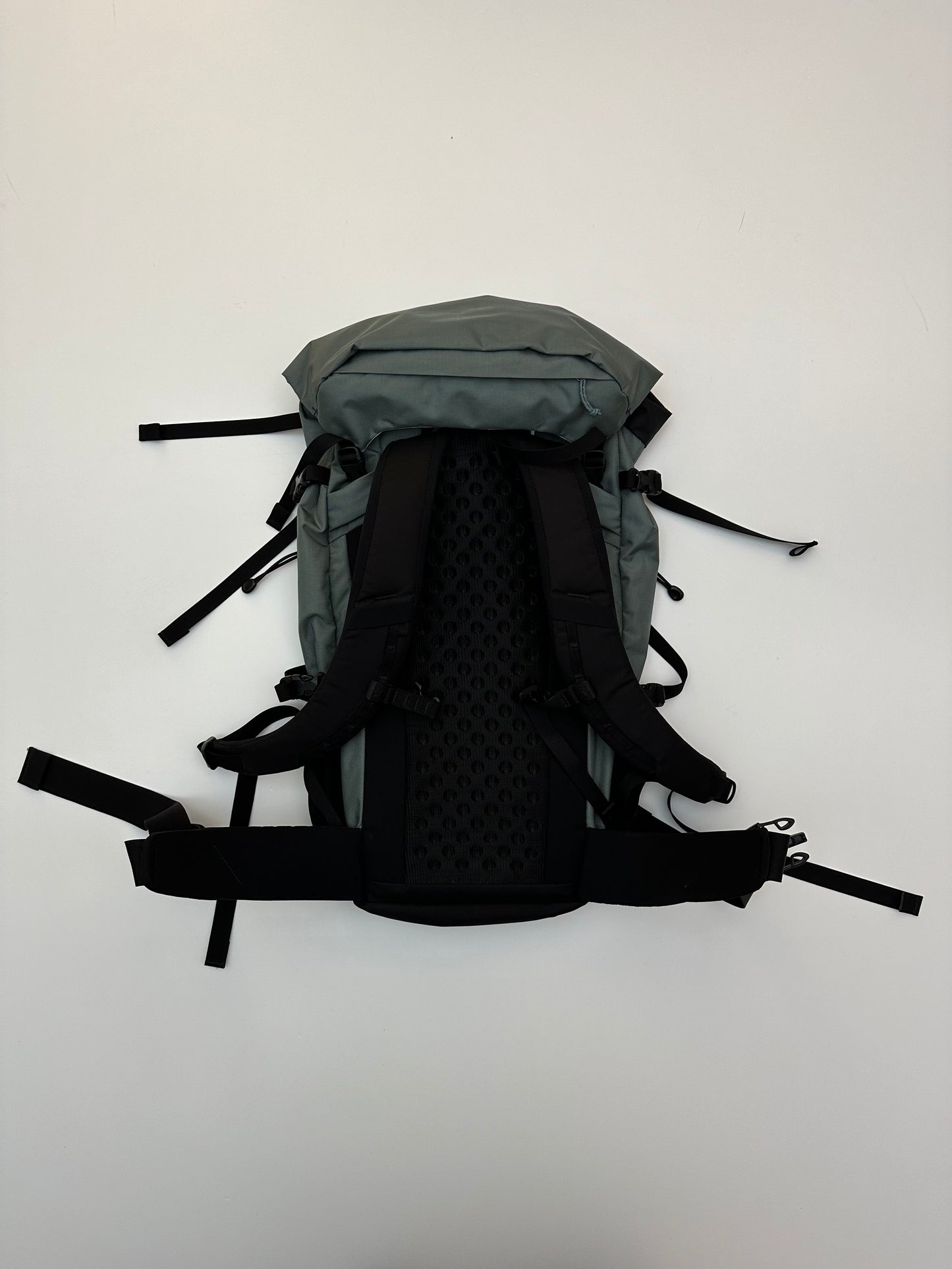 Arc’teryx Brize 32 Backpack Dark Immersion Grey