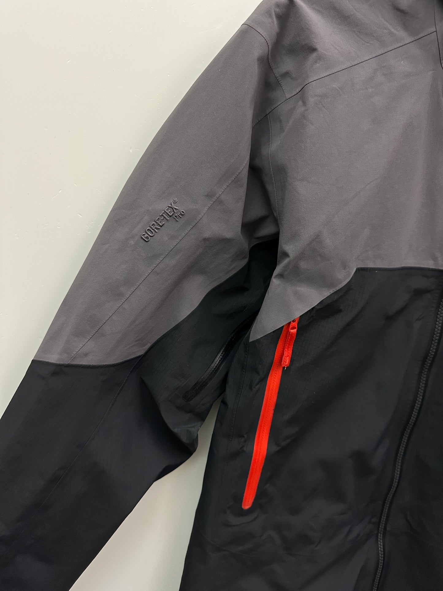 Arc’teryx Rush Jacket Black Storm Grey Men's S Small Gore-Tex Pro RECCO