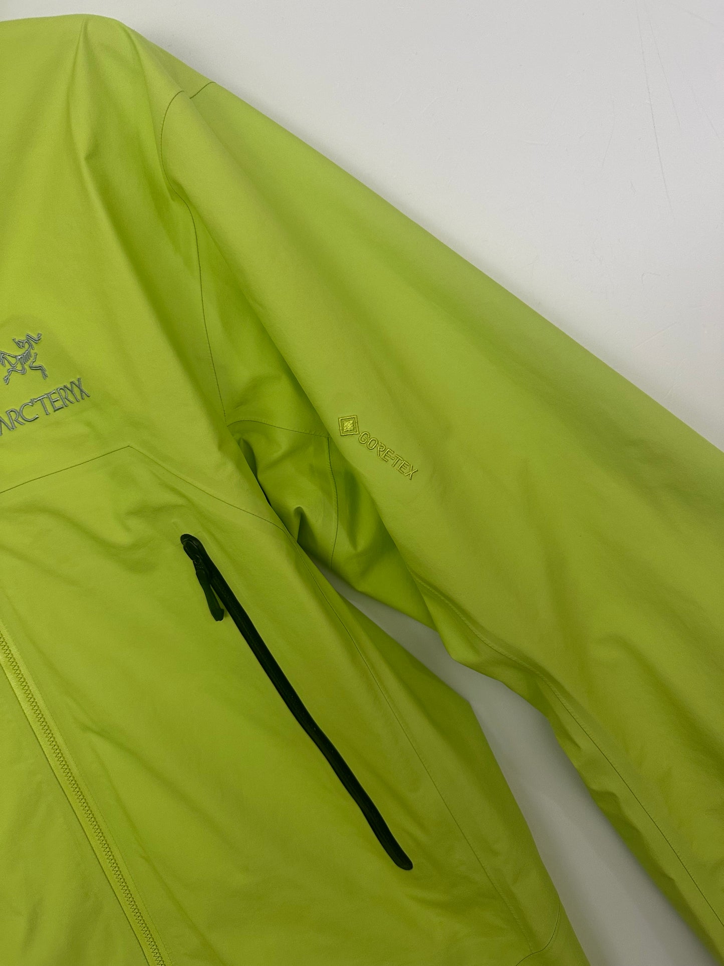 Arc’teryx Beta Jacket Lucid Green Men’s M Medium Gore-Tex