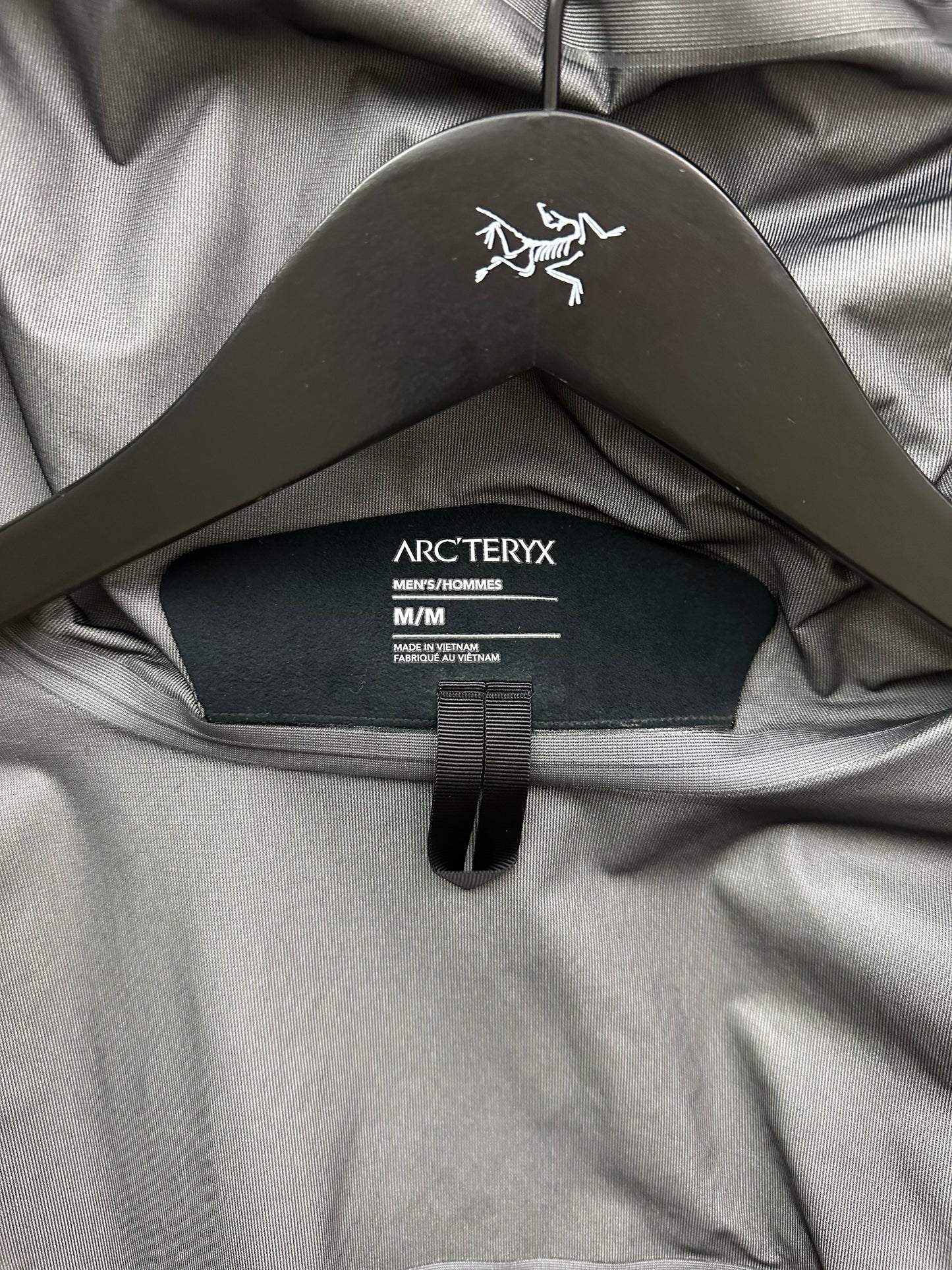 Arc’teryx Beta LT Jacket Black Sapphire Men's M Medium Gore-Tex