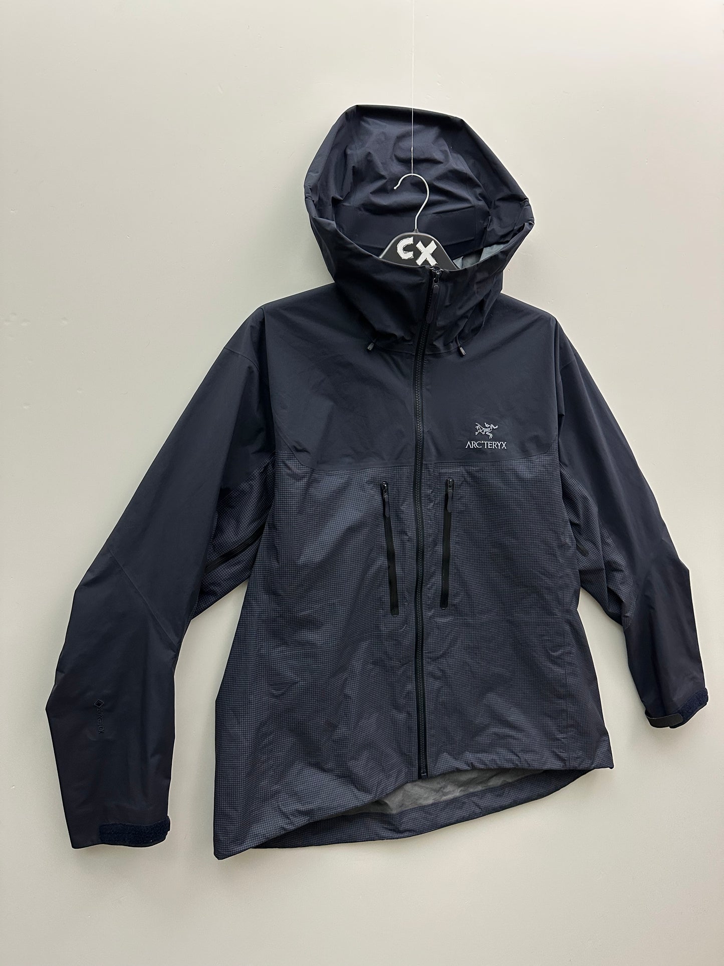 Arc’teryx Alpha Jacket Black Sapphire Women’s XL Gore-Tex Pro RECCO