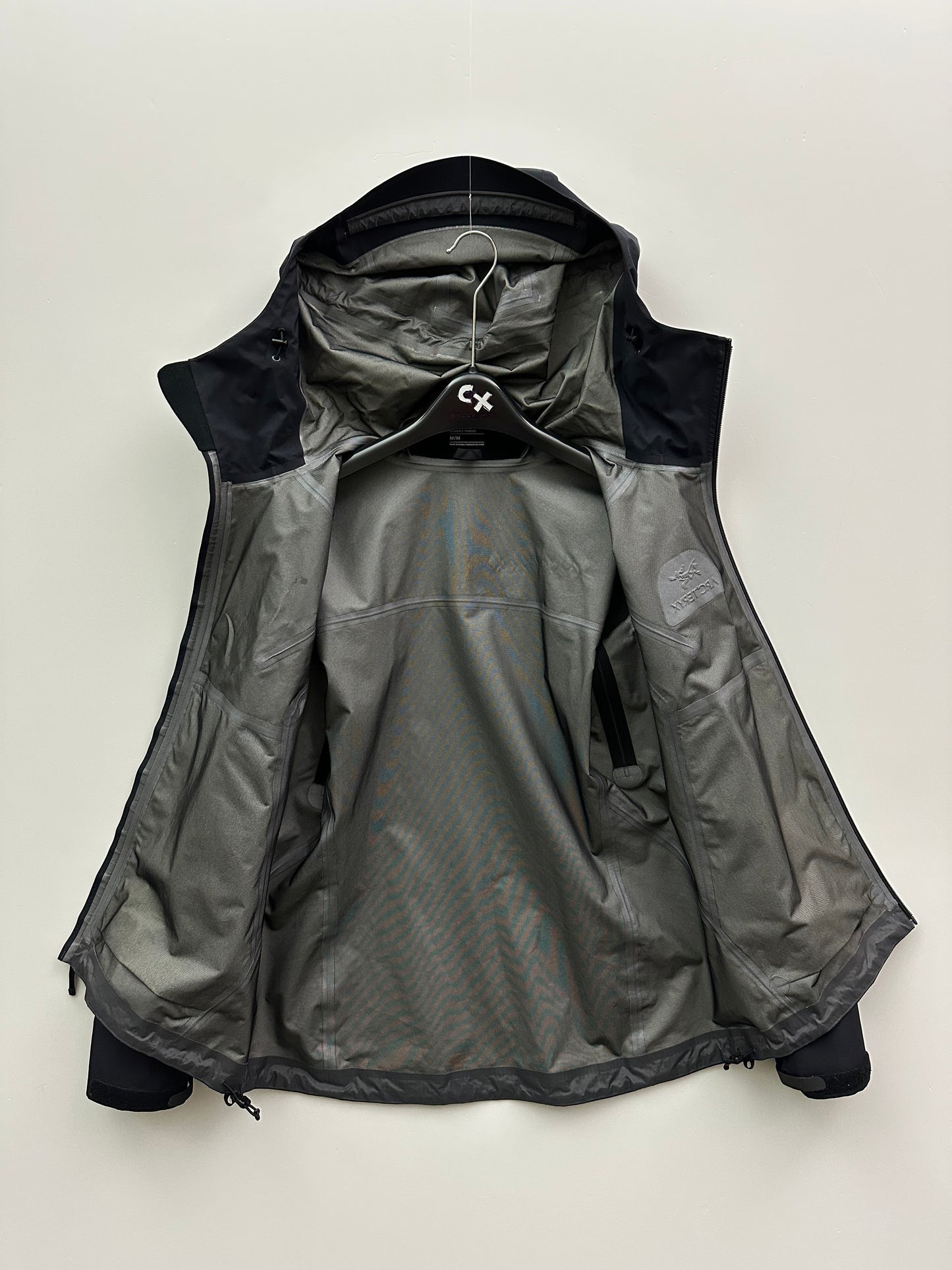 Arc’teryx Beta LT Jacket Black Women’s M Medium Gore-Tex