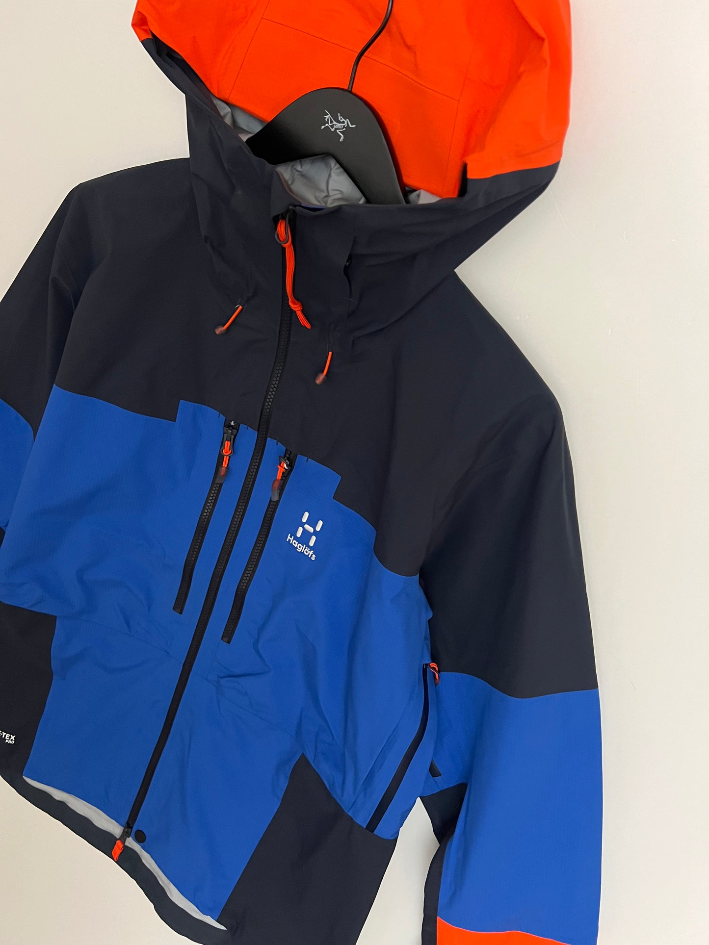 Haglofs Spitz GTX Pro Jacket Electric Blue / Tarn Blue Men’s L Large Gore-Tex Pro RECCO