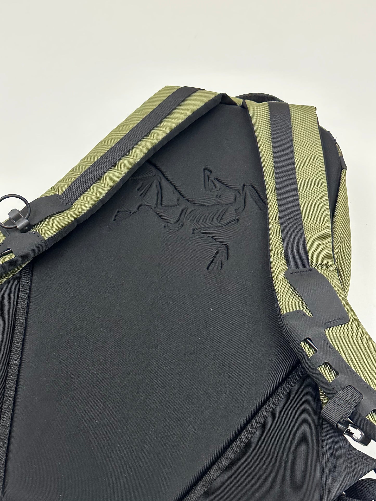 Arc’teryx Arro 16 Backpack Green / Black