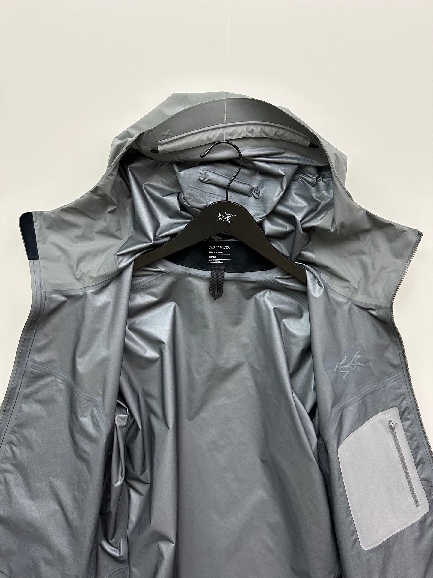 Arc’teryx Beta SL Jacket Void Grey Men’s M Medium Gore-Tex RECCO