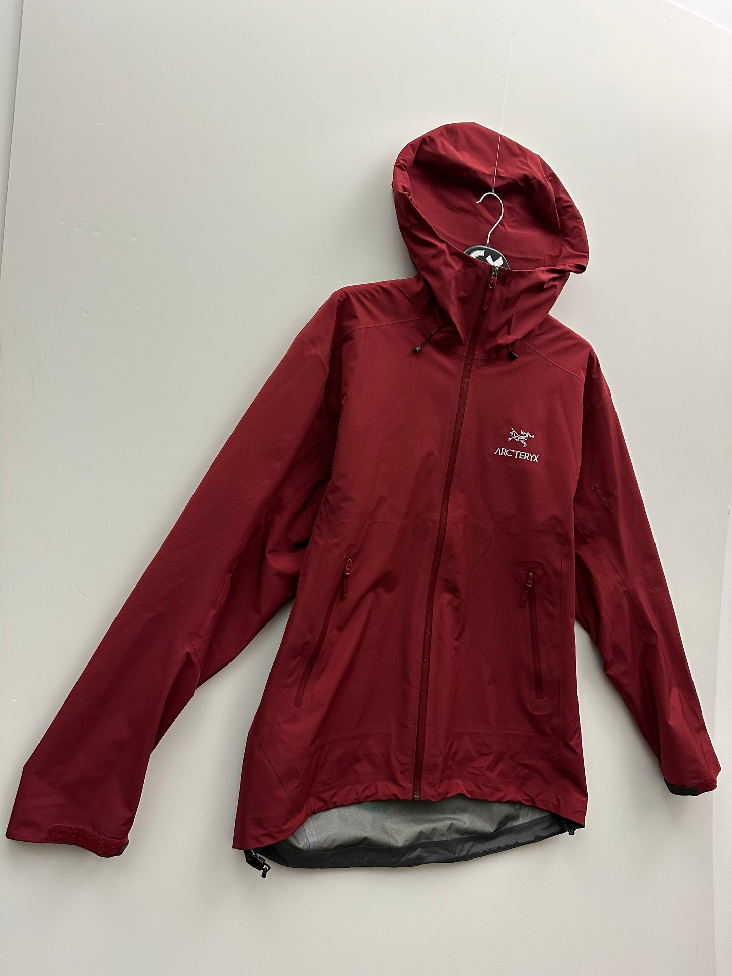 Arc’teryx Beta LT Jacket Bordeaux Red Men’s XL Extra Large Gore-Tex