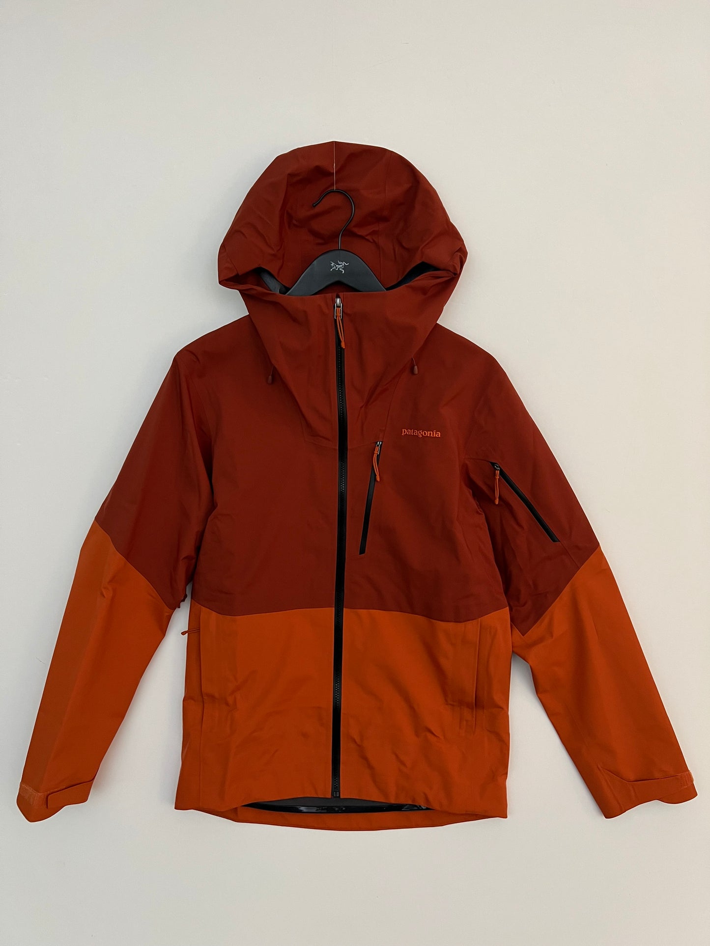 Patagonia Untracked Jacket Redtail Rust Men’s S Small Gore-Tex RECCO