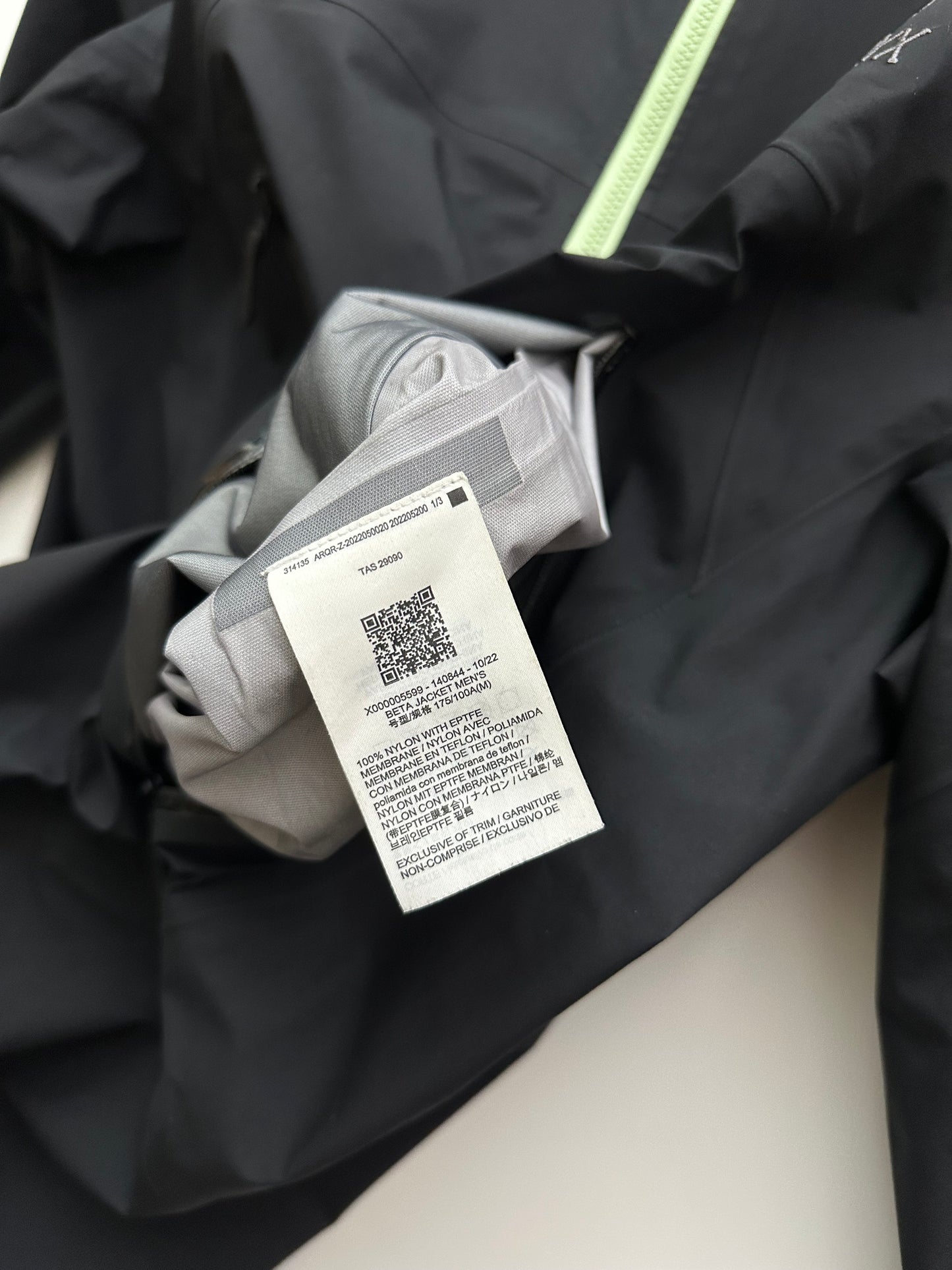 Arc’teryx Beta Jacket Black-Multi Men’s M Medium Gore-Tex