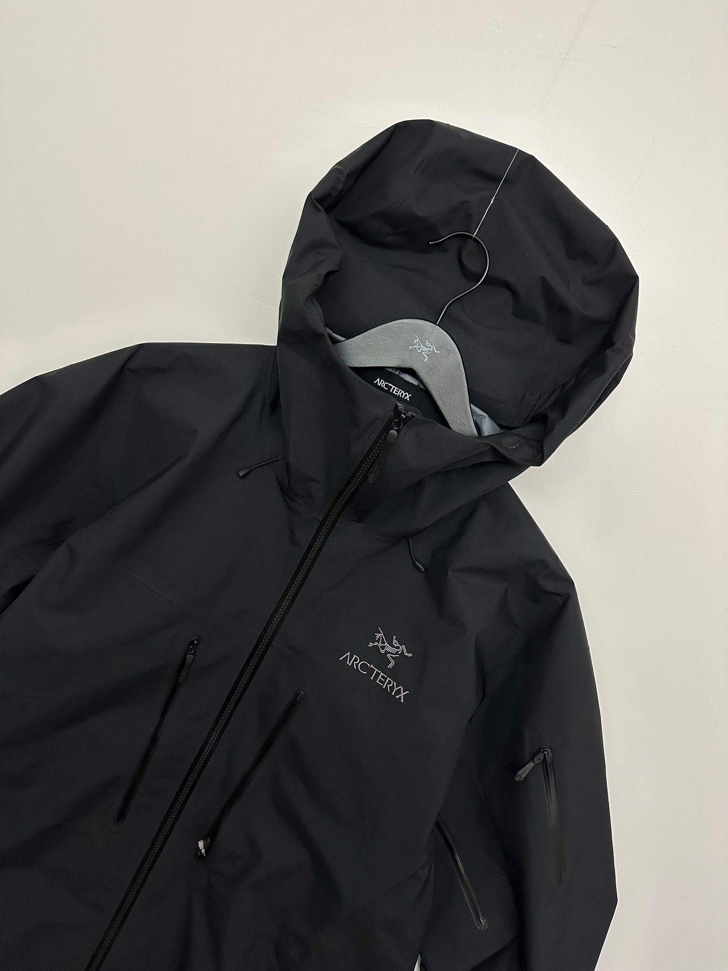 Arc’teryx Alpha SV Jacket Black Men’s XL Extra Large Gore-Tex Pro RECCO