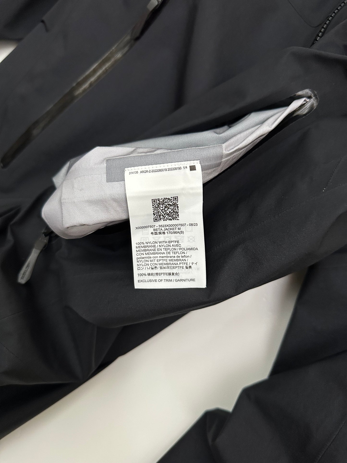 Arc’teryx Beta Jacket Black Men’s S Small Gore-Tex