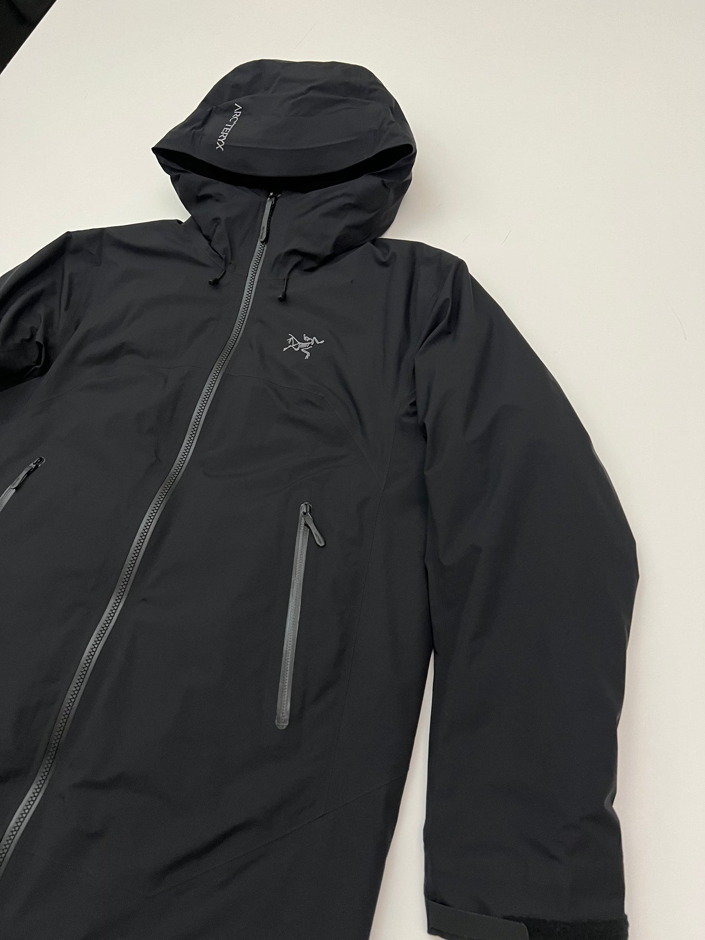 Arc’teryx Beta Insulated Coat Black Women’s L Large Gore-Tex