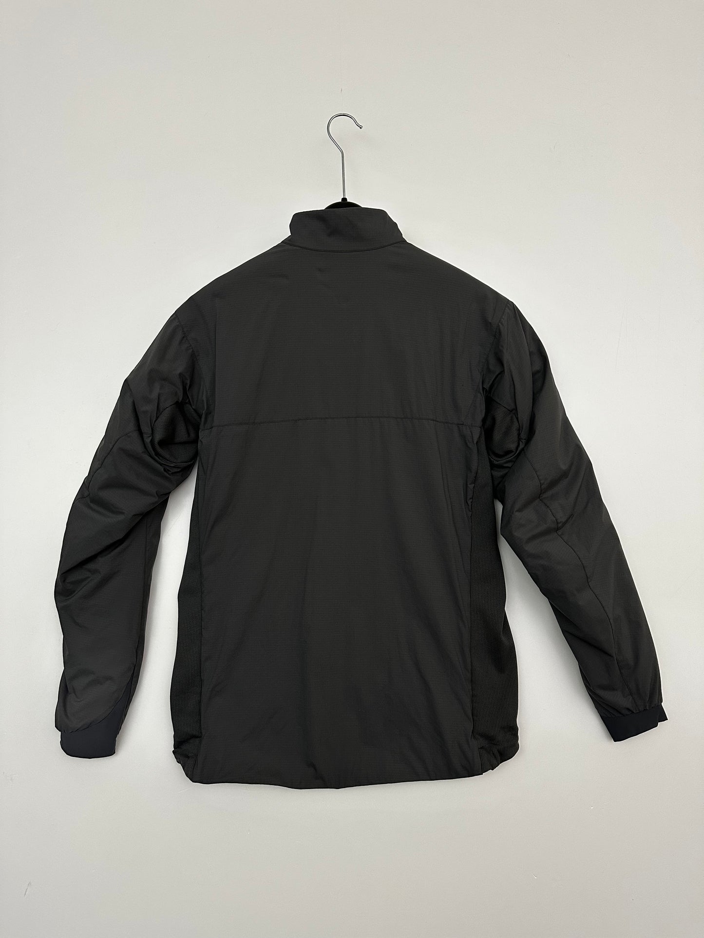 Arc’teryx LEAF Atom LT Jacket Gen2 Wolf Grey Men’s S Small