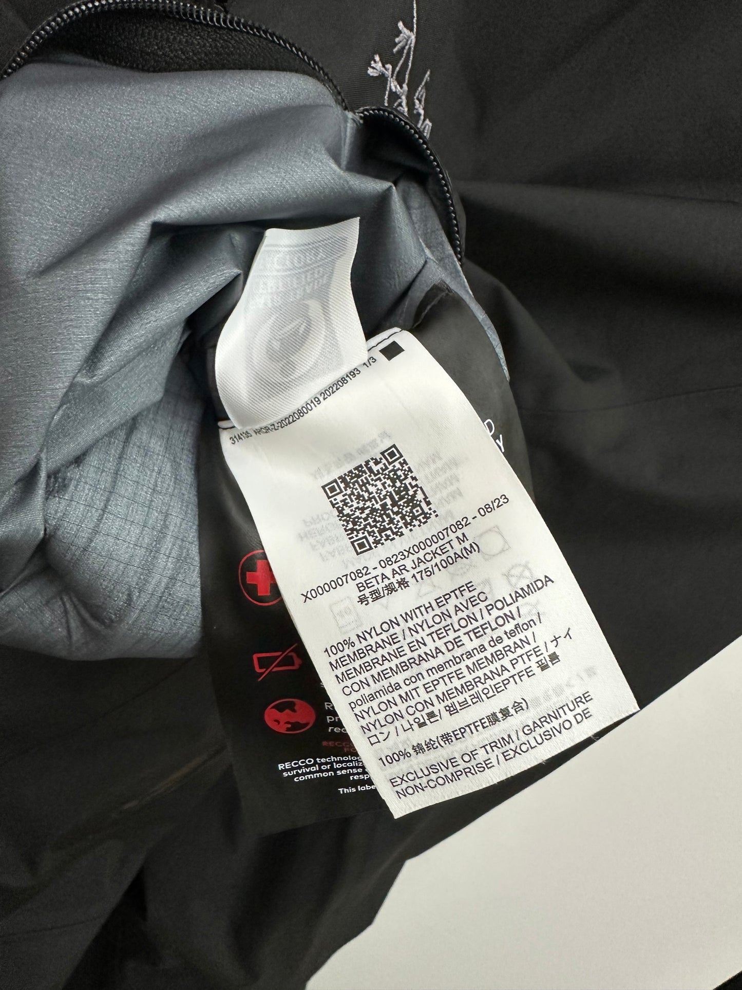 Arc’teryx Beta AR Jacket Black Men’s M Medium Gore-Tex Pro RECCO