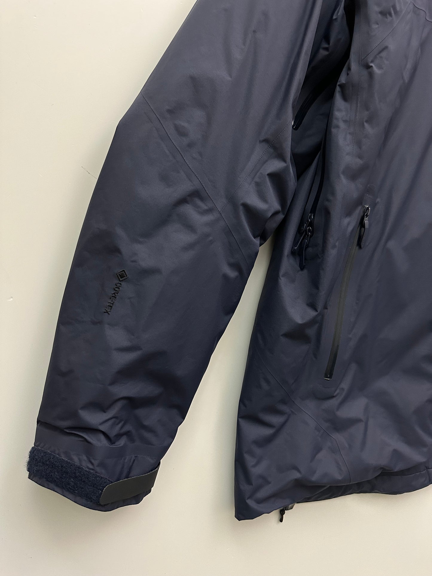 Arc’teryx Beta Insulated Jacket Black Sapphire Men's XL Gore-Tex RECCO