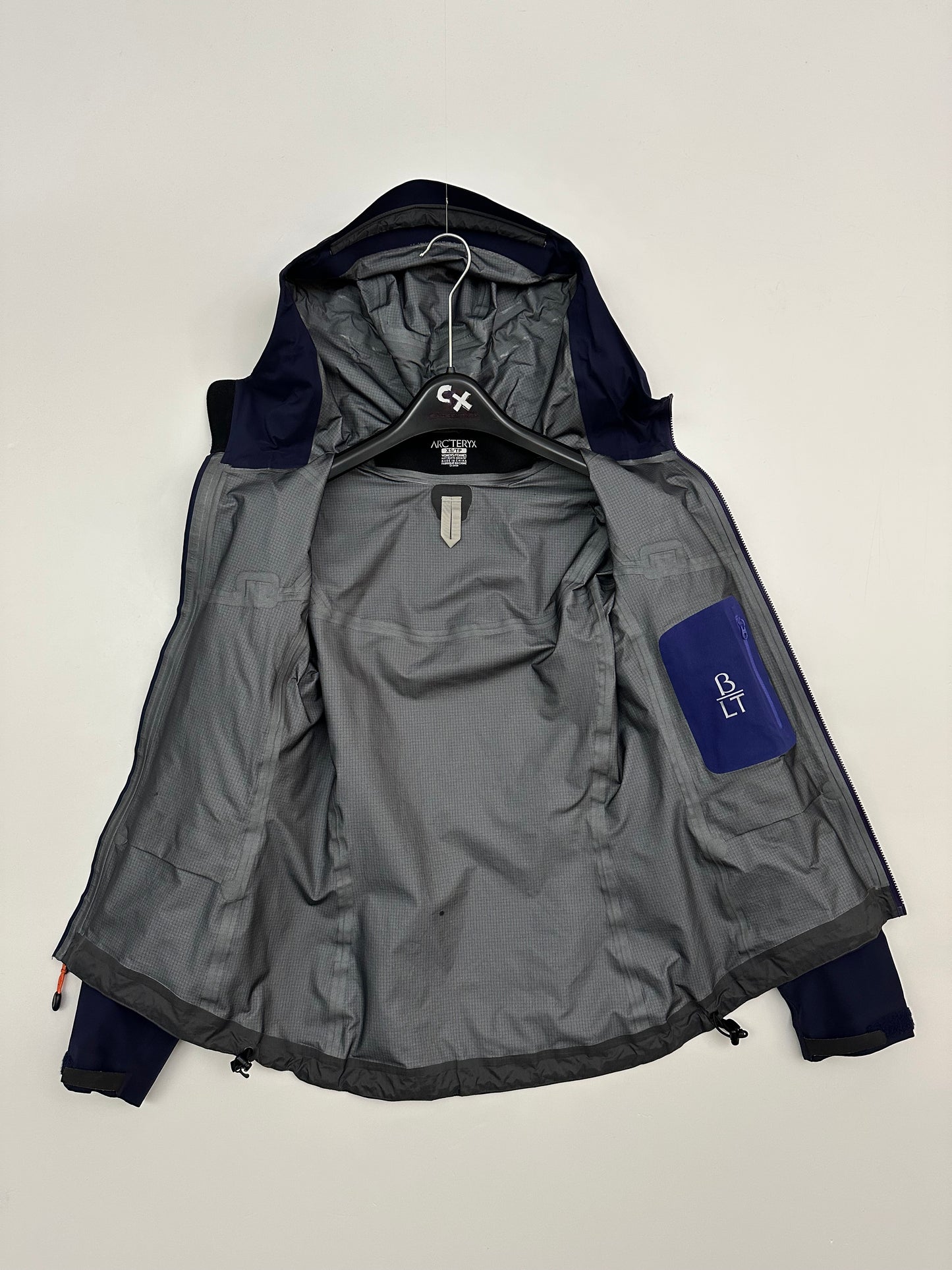Arc’teryx Beta LT Jacket Purple Women’s XS Extra Small Gore-Tex Pro
