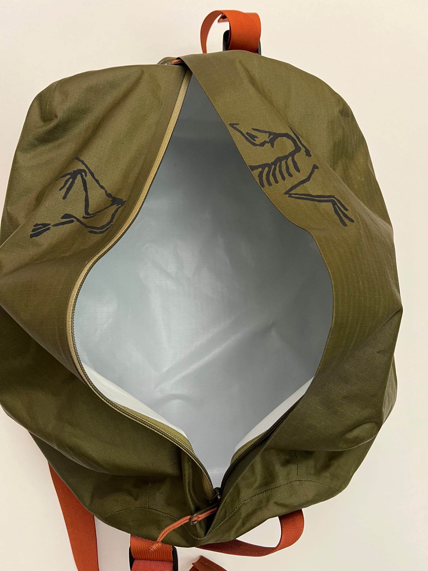 Arc’teryx Carrier Duffel 35L Dark Moss Green