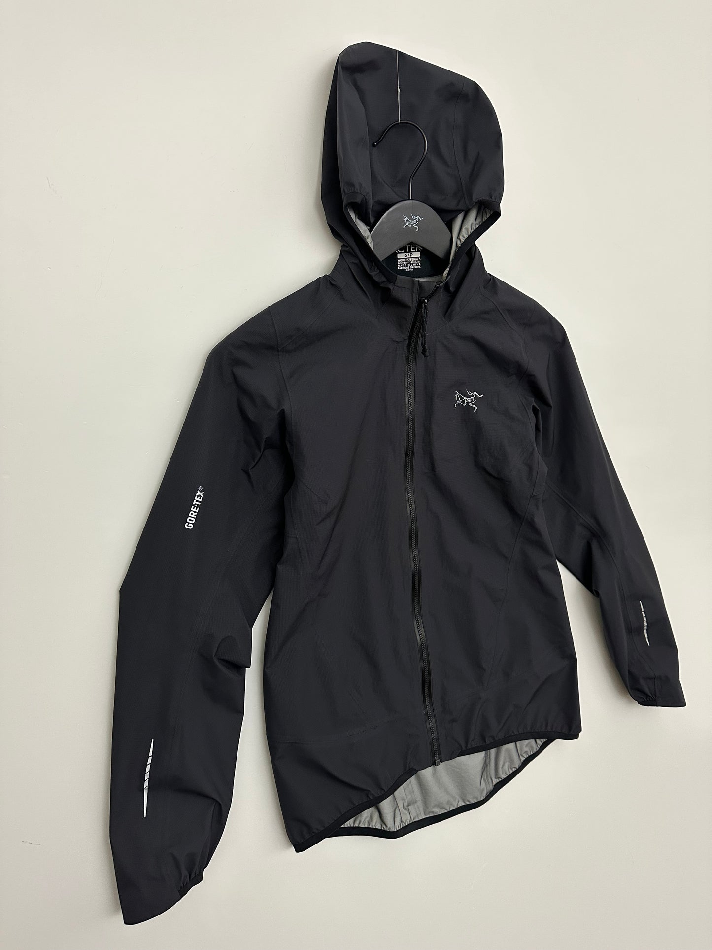 Arc’teryx Norvan Jacket Black Women’s S Small Gore-Tex