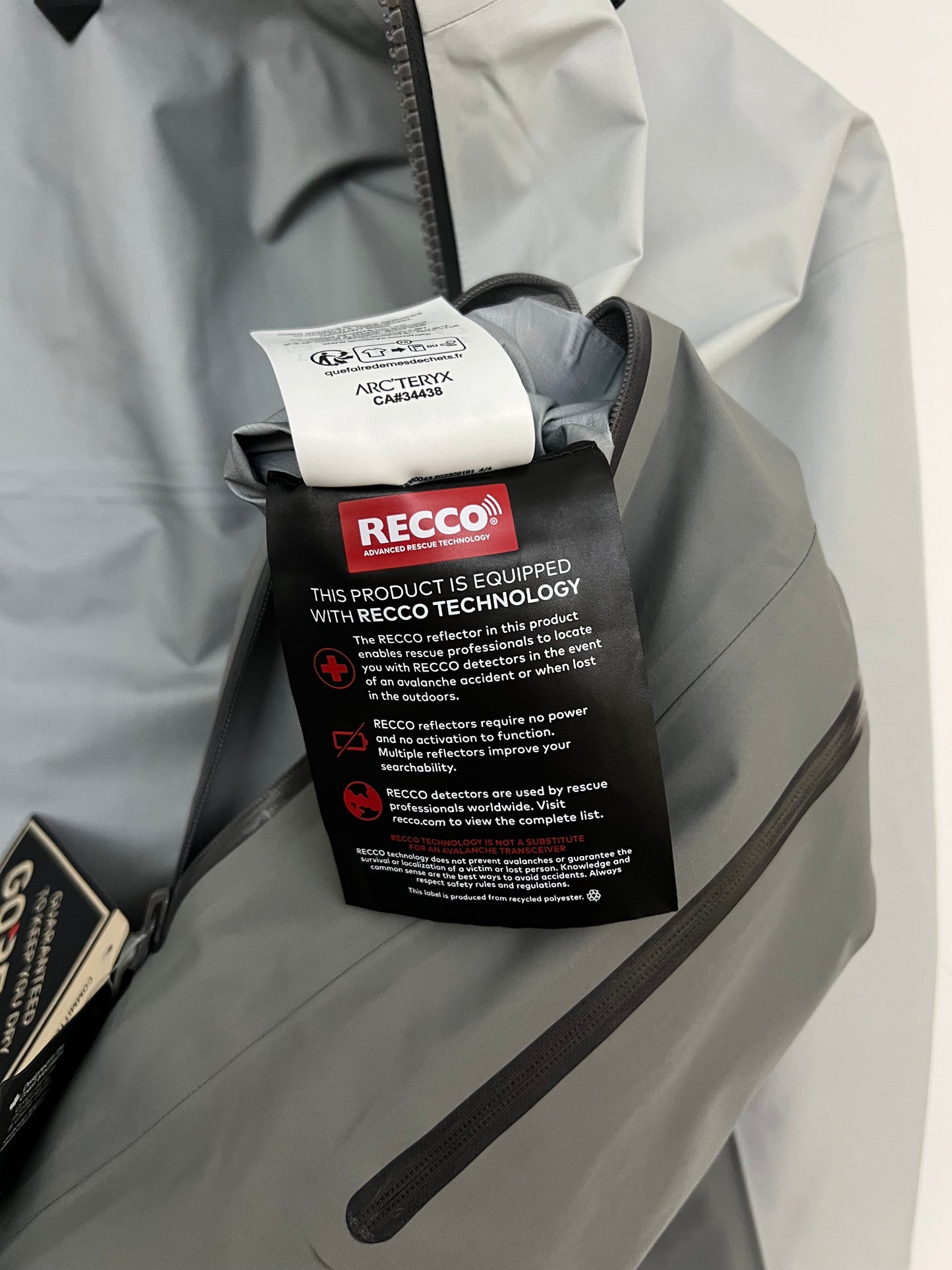 Arc’teryx Beta AR Jacket Solitude / Void Men’s S Small Gore-Tex Pro RECCO