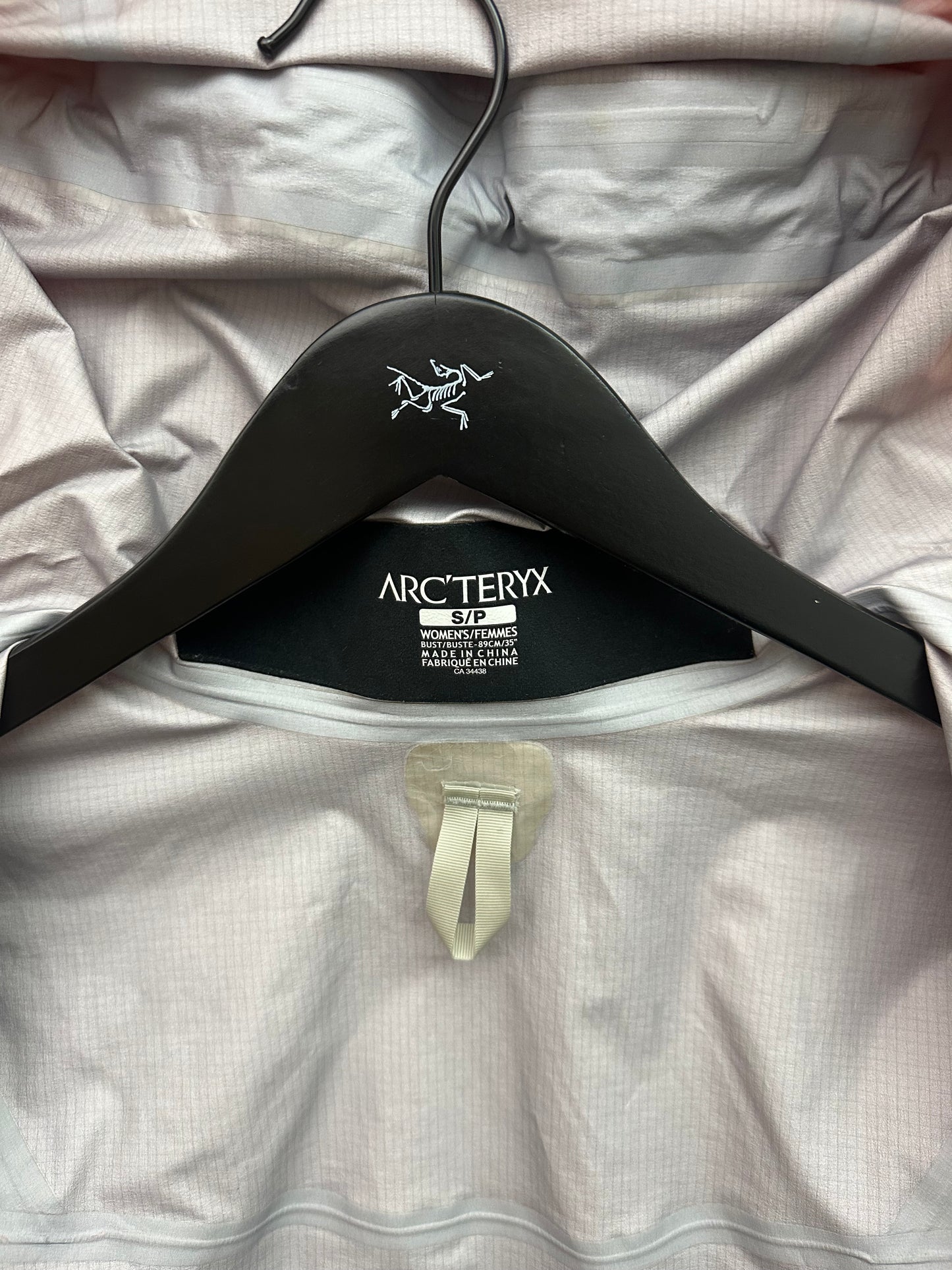 Arc’teryx Beta LT Jacket Orange Women’s S Small Gore-Tex Pro Edition