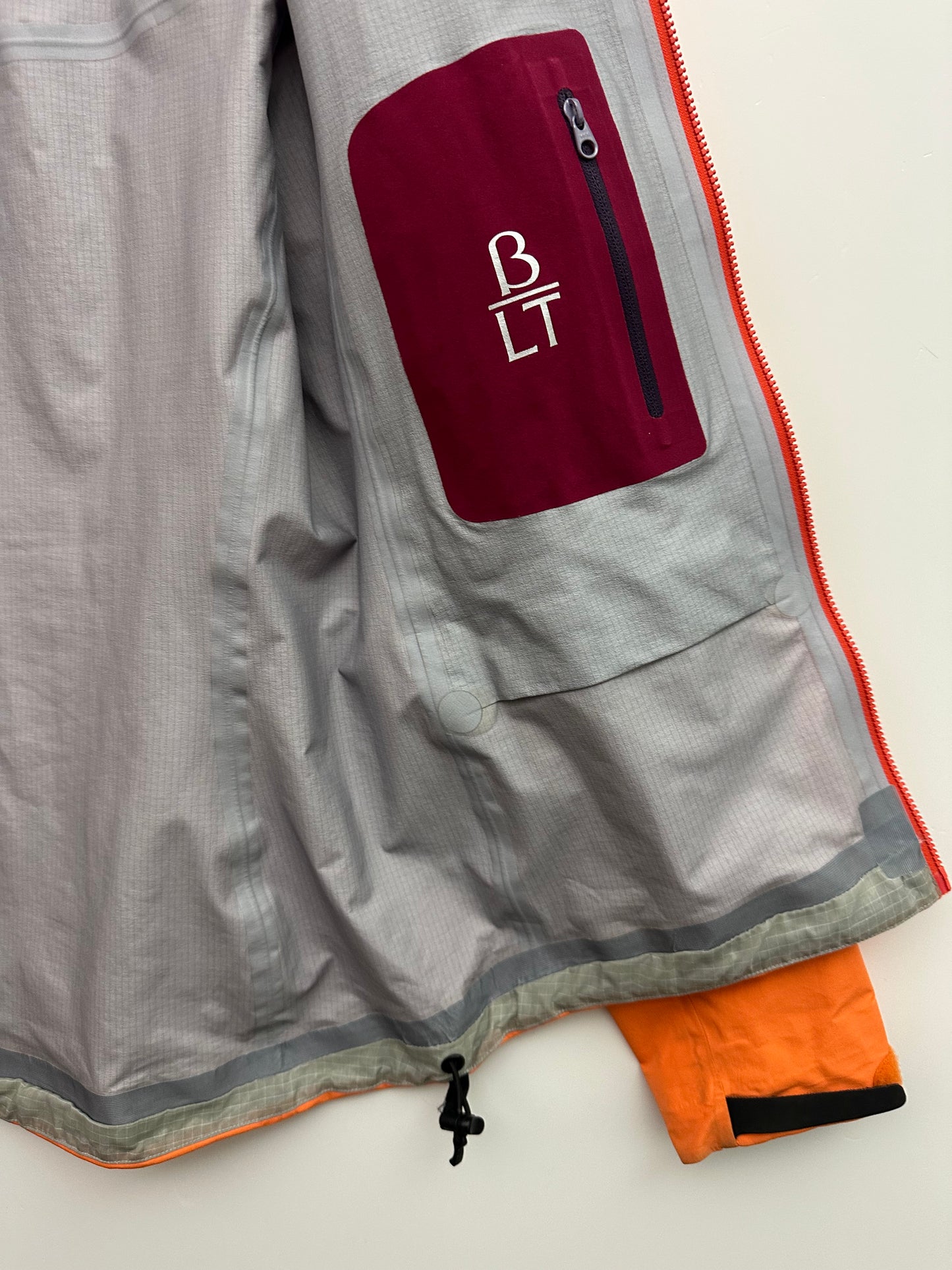 Arc’teryx Beta LT Jacket Orange Women’s S Small Gore-Tex Pro Edition