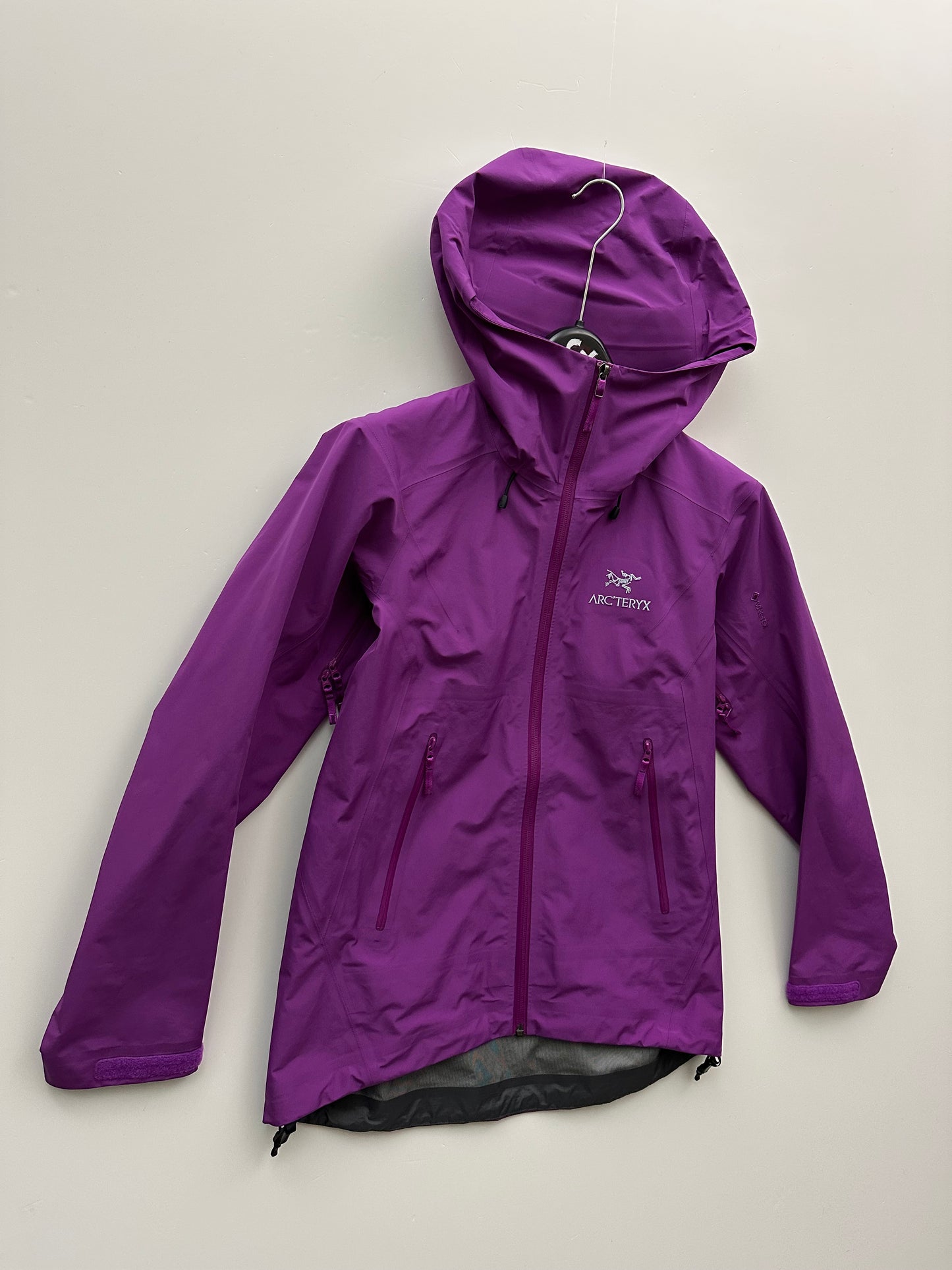 Arc’teryx Beta LT Jacket Groovy Purple Women’s XS Extra Small Gore-Tex Pro
