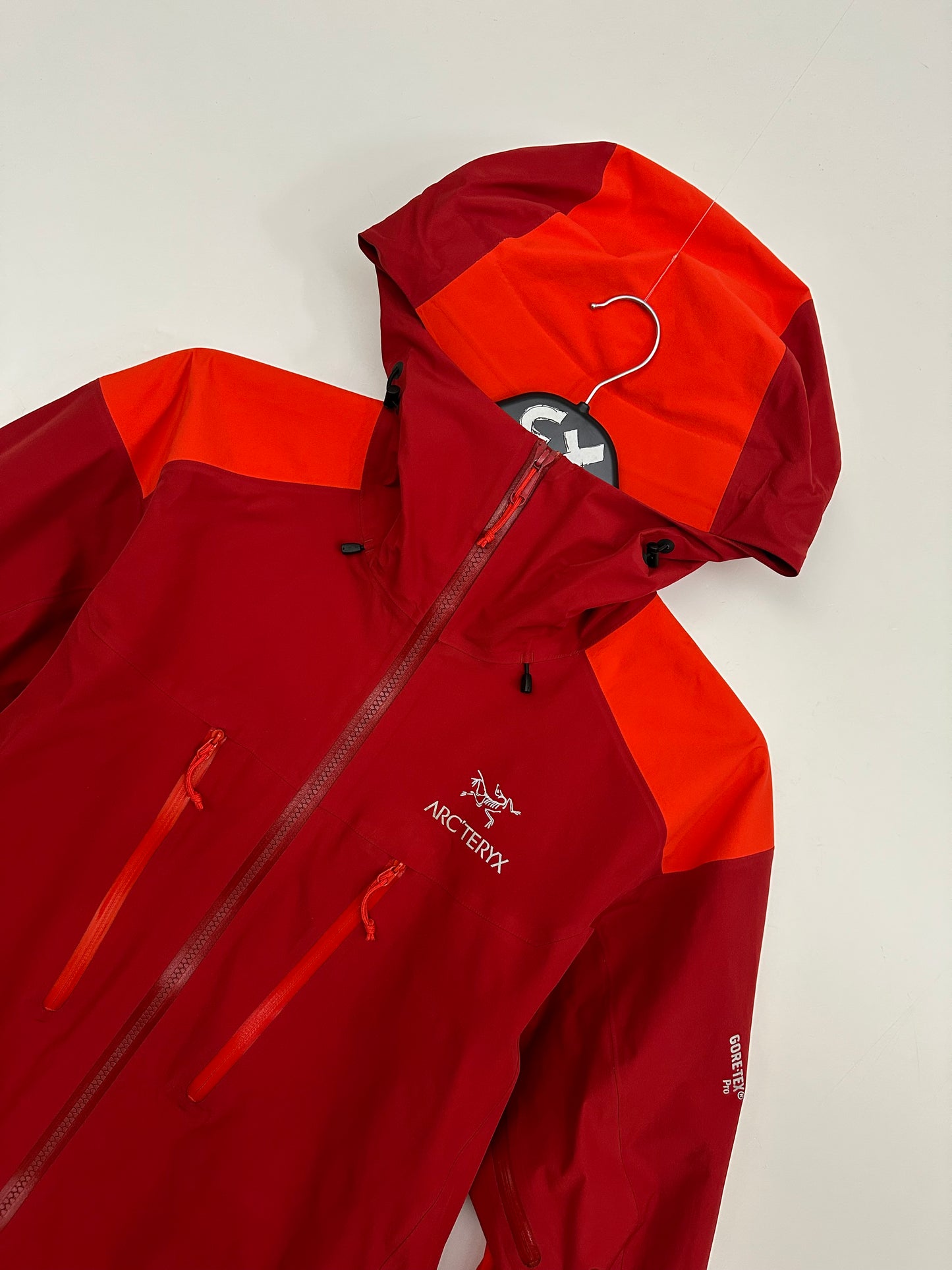 Arc'teryx Alpha AR Jacket Men's Size M Medium Cayenne / Magma Red GORE-TEX Pro