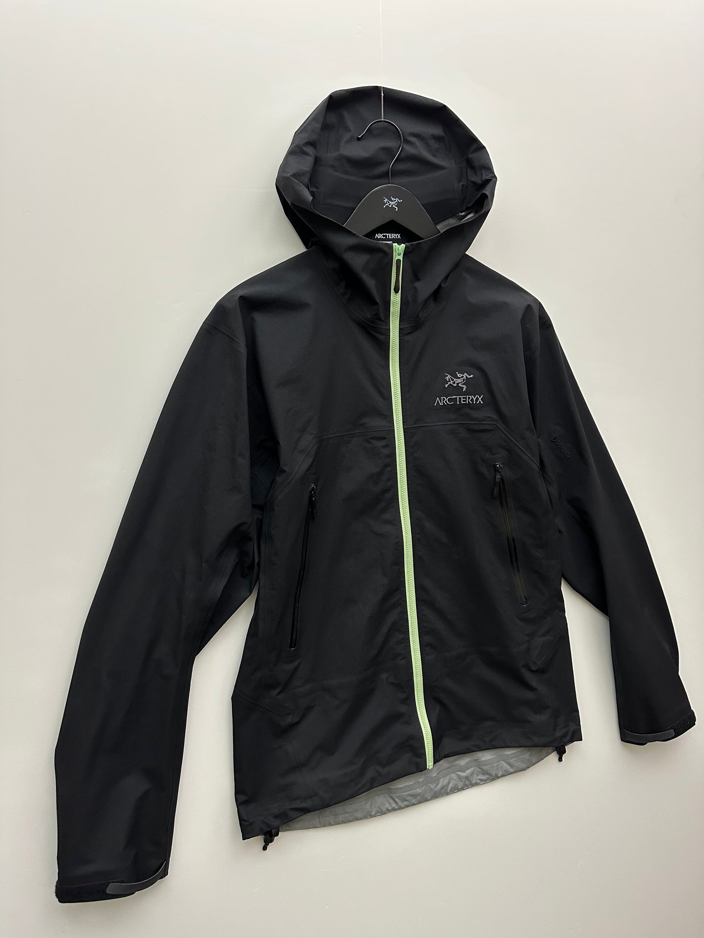Arc’teryx Beta Jacket Black-Multi Men’s M Medium Gore-Tex