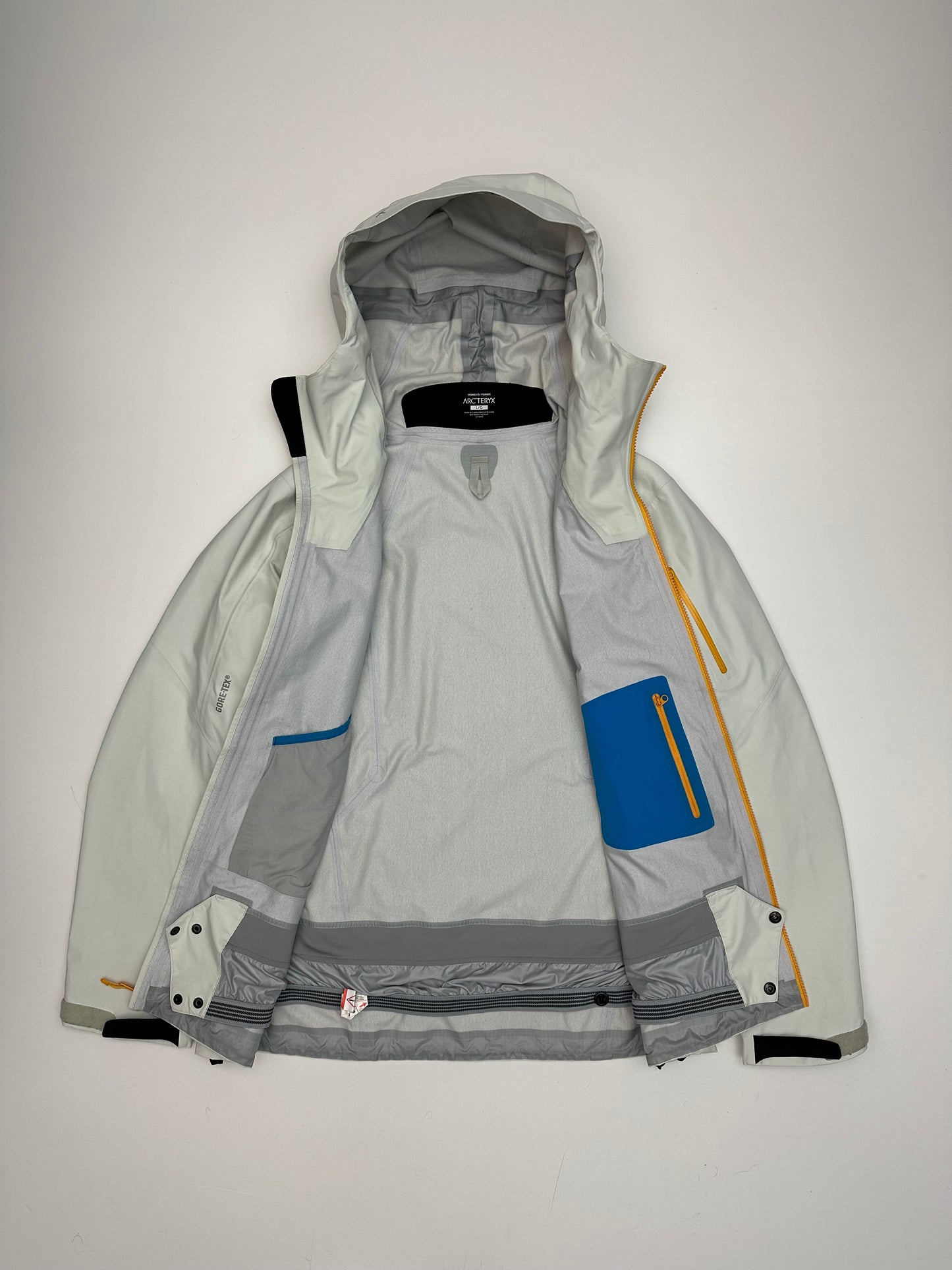 Arc’teryx Sentinel Jacket White Women’s L Large Gore-Tex RECCO