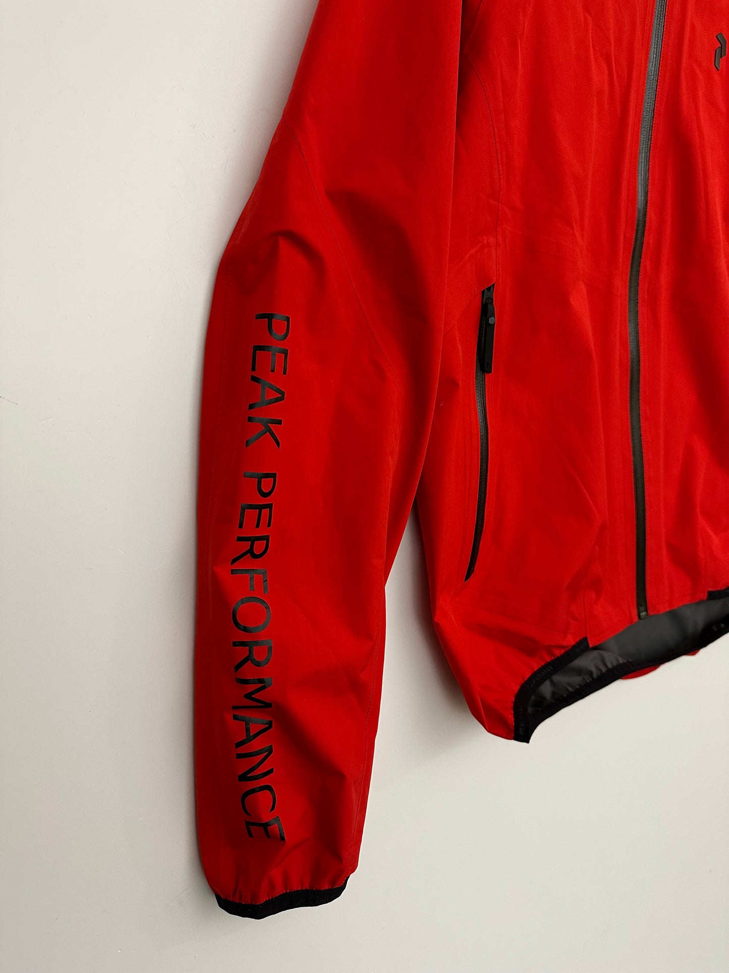 Peak Performance Commuter Shell Jacket Men's L Large Vibrant Red Gore-Tex