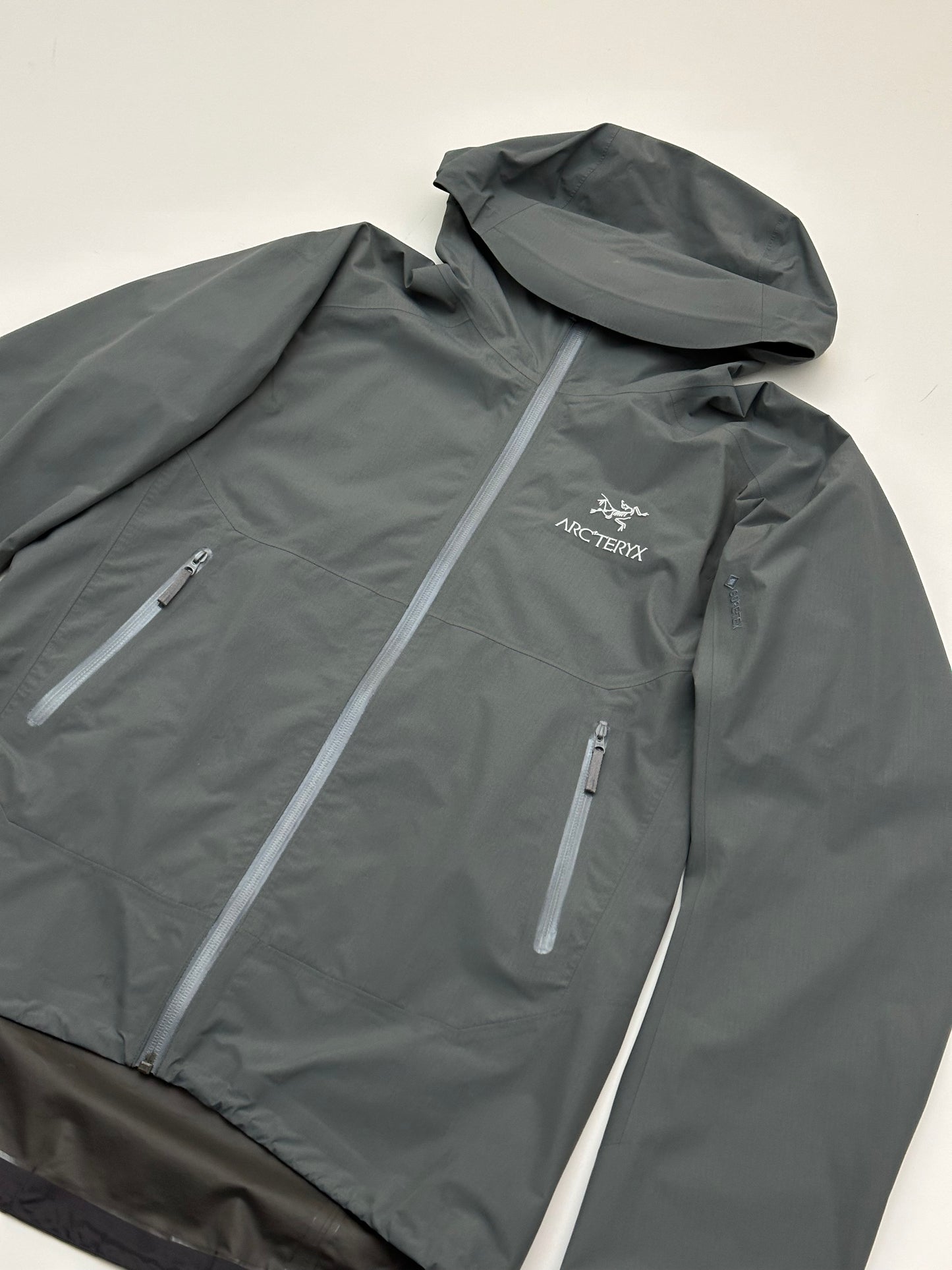 Arc’teryx Zeta SL Jacket Microchip Grey Men’s S Small Gore-Tex