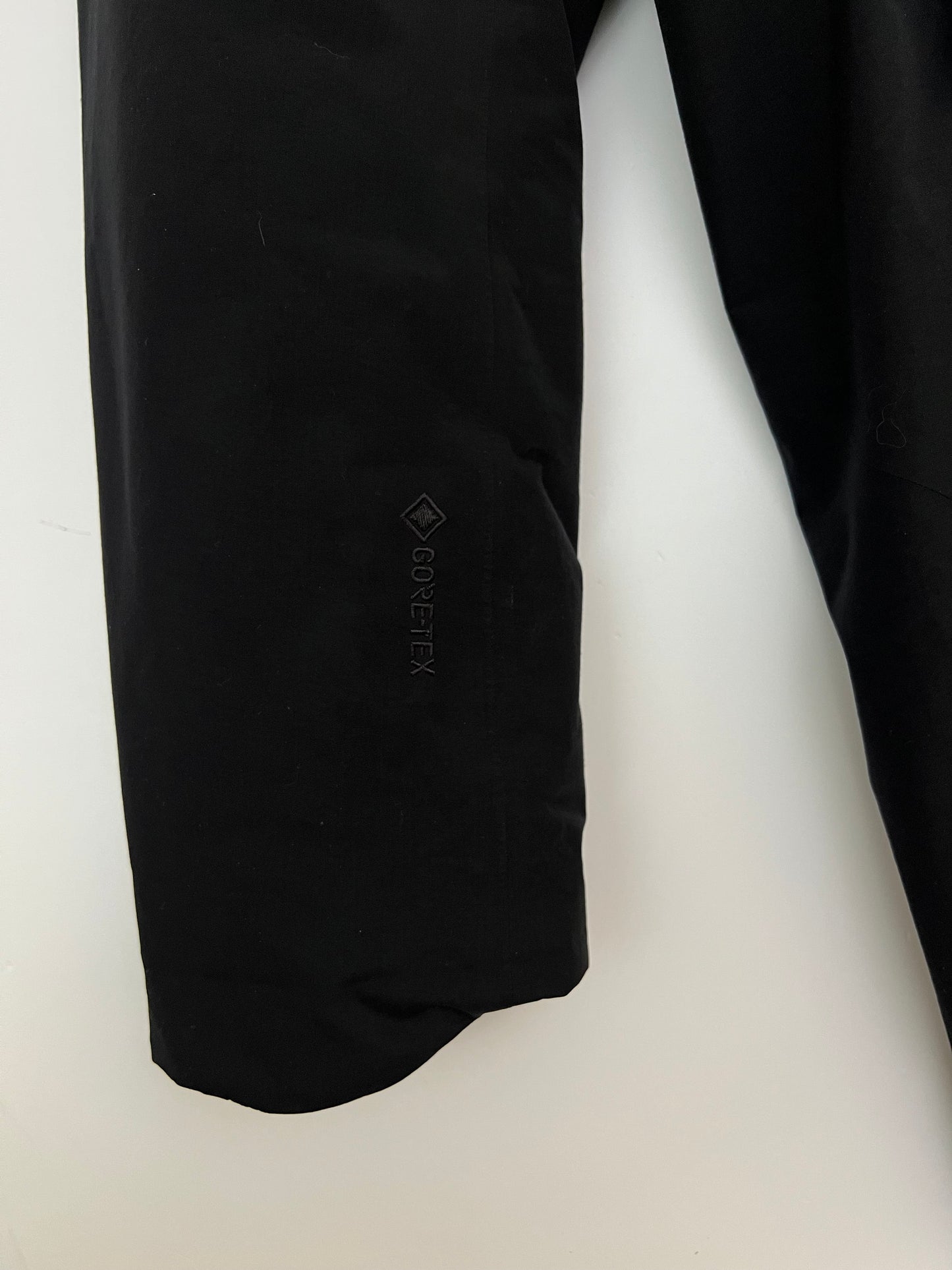 Arc’teryx Magnus Coat Black Men’s S Small Gore-Tex