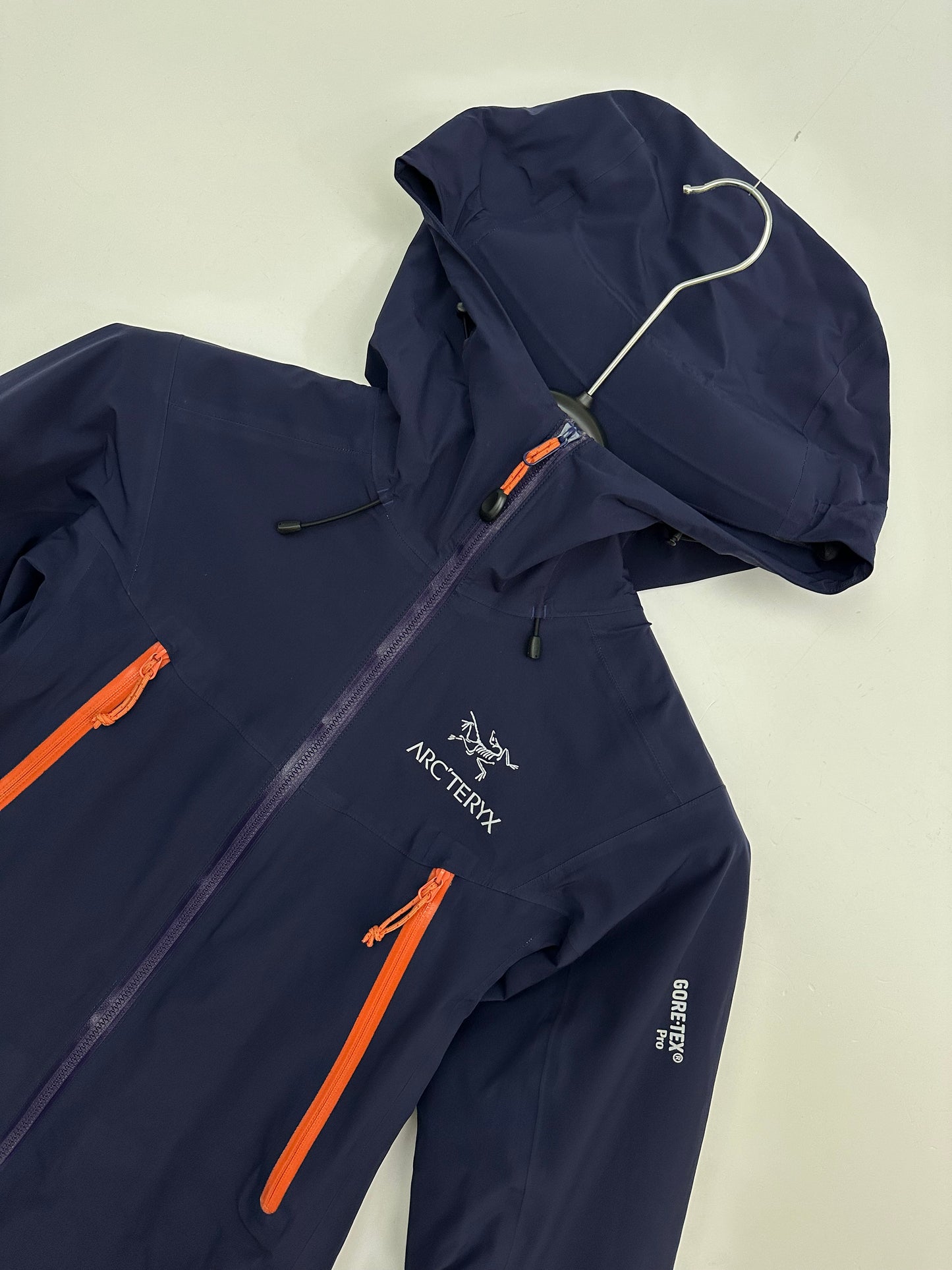 Arc’teryx Beta LT Jacket Purple Women’s XS Extra Small Gore-Tex Pro