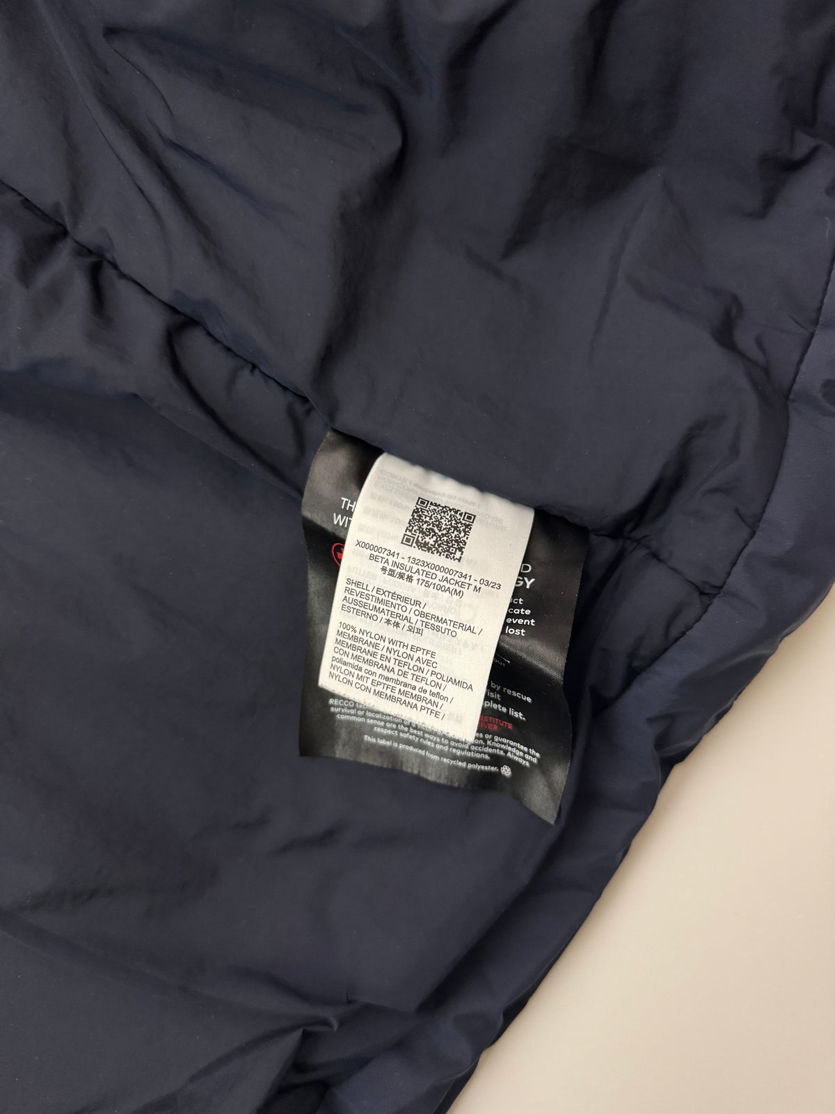 Arc'teryx Beta Insulated Jacket Black Sapphire Men's M Medium Gore-Tex RECCO