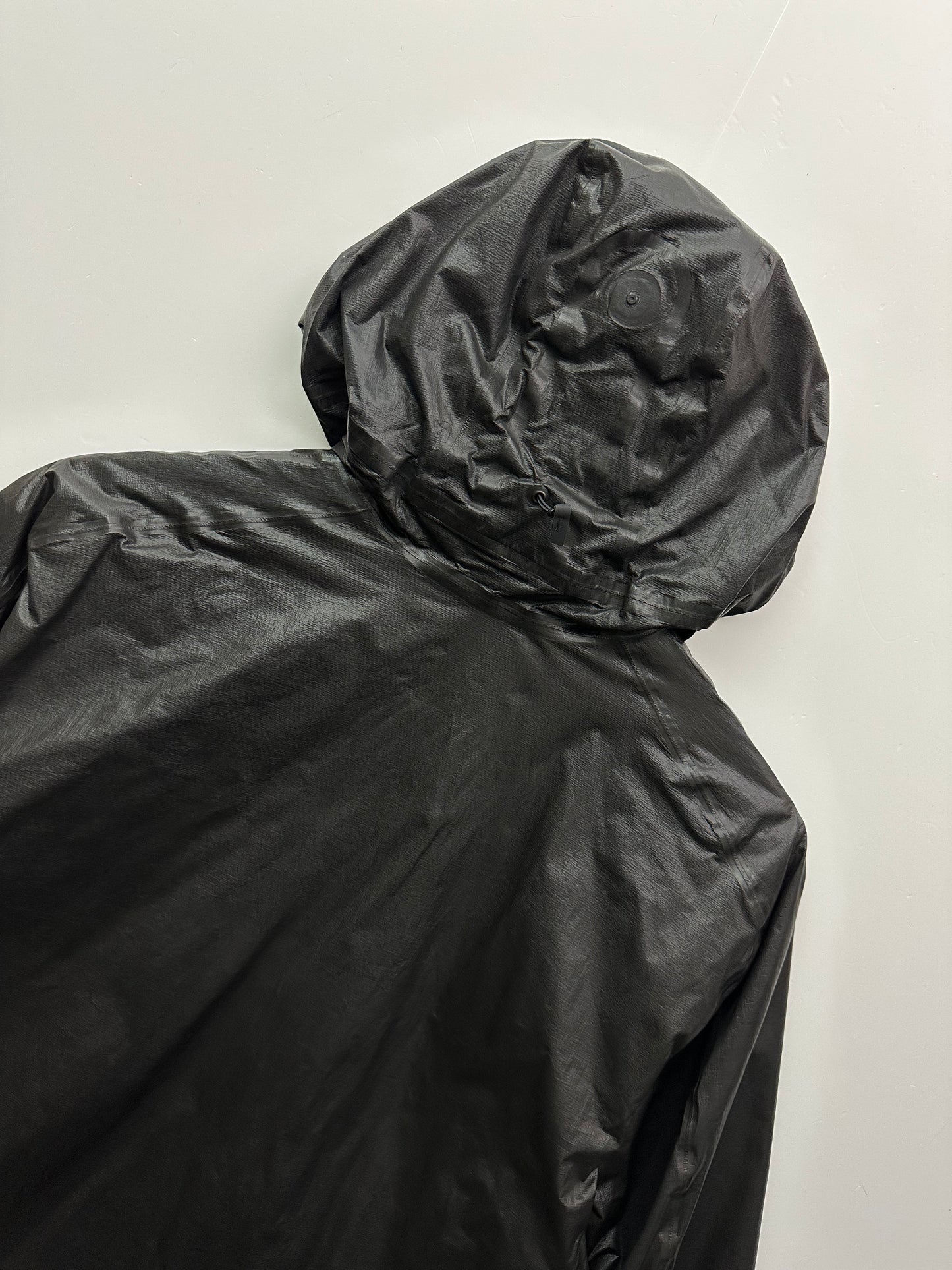 Arc’teryx Norvan SL Insulated Hoody Black / Red Men’s XL Extra Large Gore-Tex