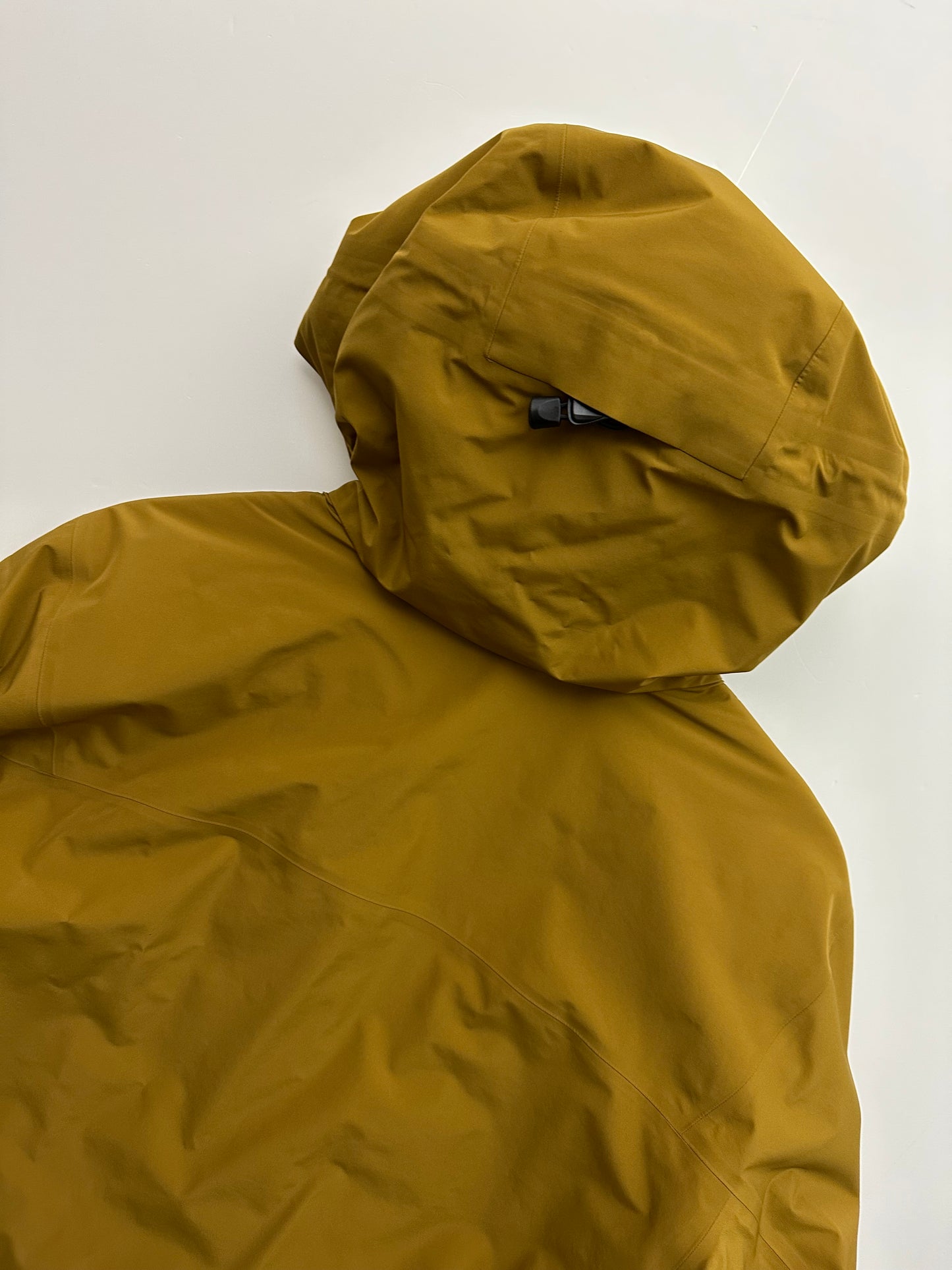 Arc’teryx Macai Jacket Yukon Gold Men’s M Medium Gore-Tex RECCO