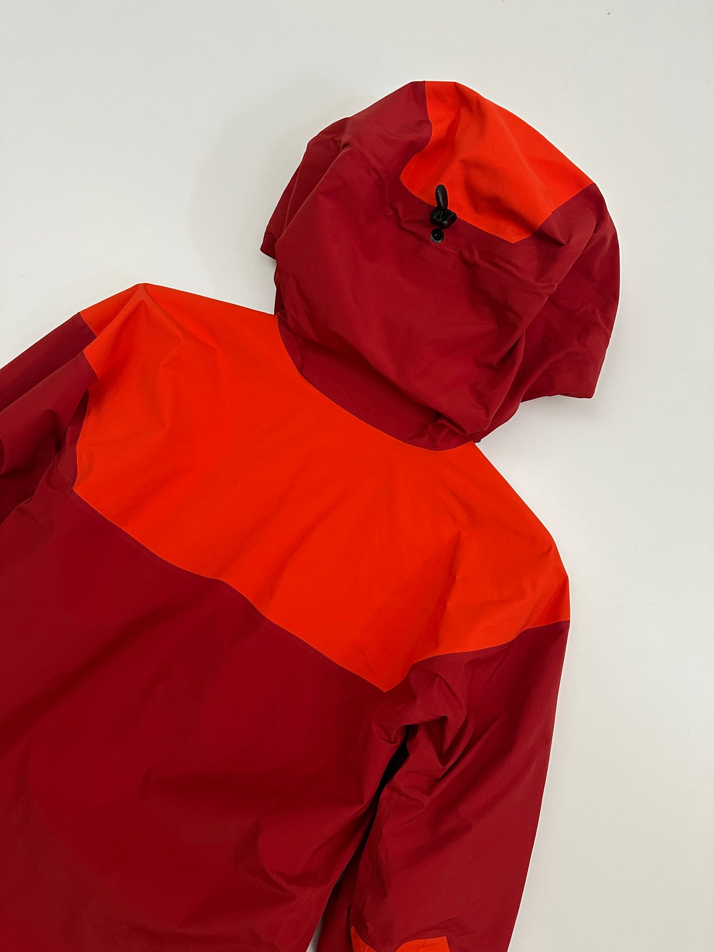Arc'teryx Alpha AR Jacket Men's Size M Medium Cayenne / Magma Red GORE-TEX Pro