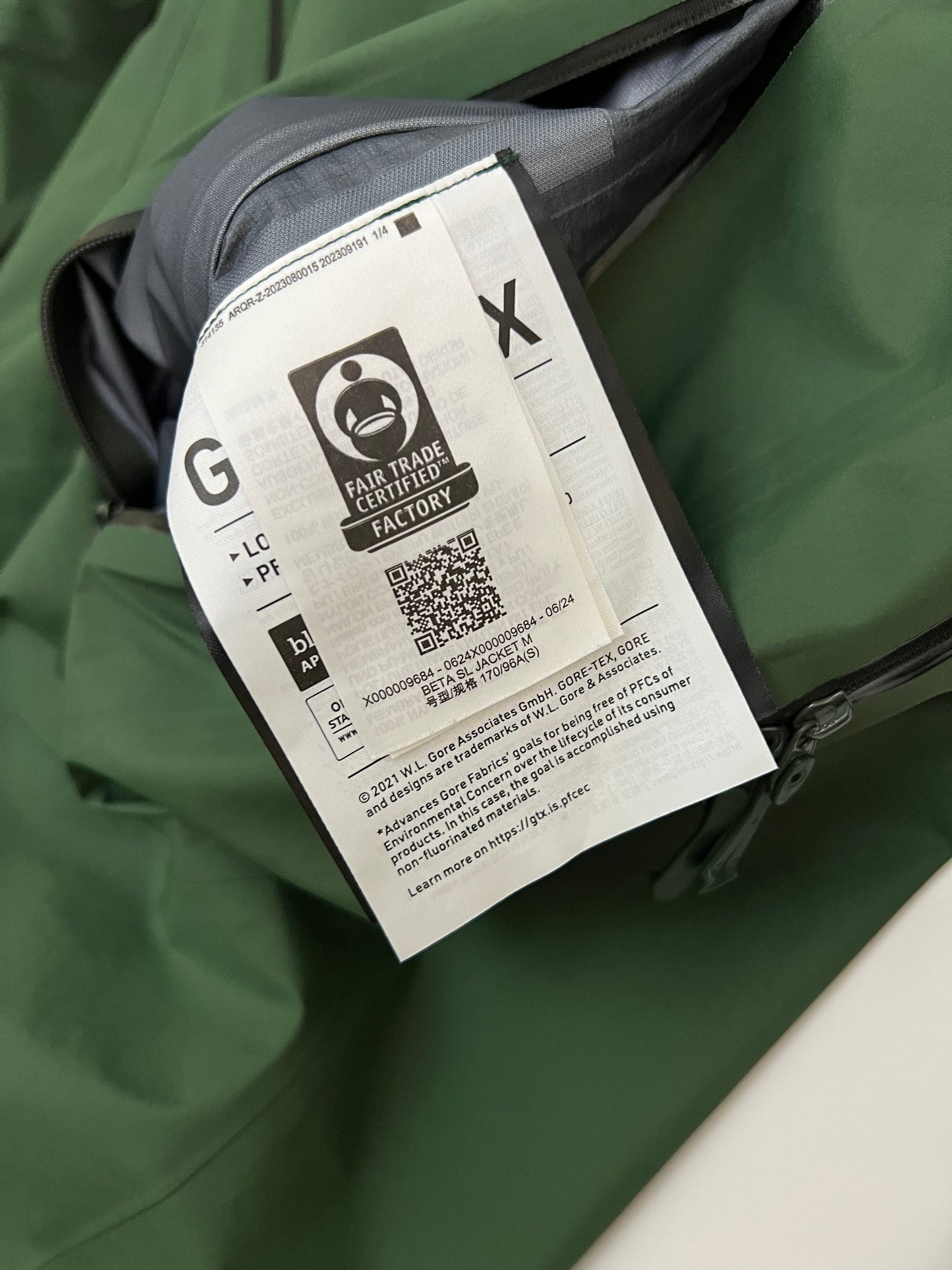 Arc’teryx Beta SL Jacket Eden Men’s S Small Gore-Tex RECCO
