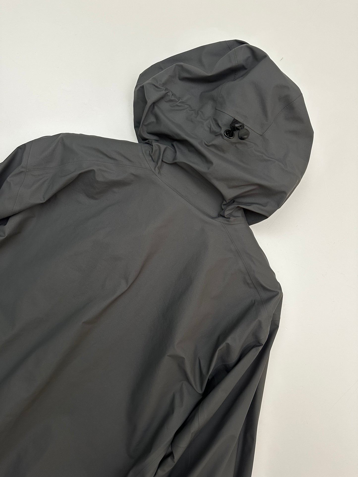 Arc’teryx Beta Jacket Cloud Grey Men’s S Small Gore-Tex