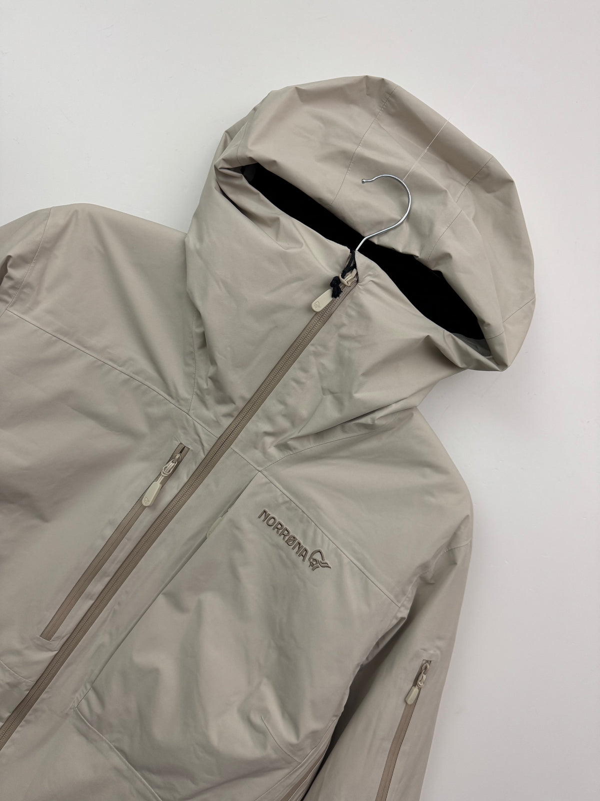 Norrøna Lofoten Gore-Tex Insulated Jacket Oatmeal Women's XL Extra Large