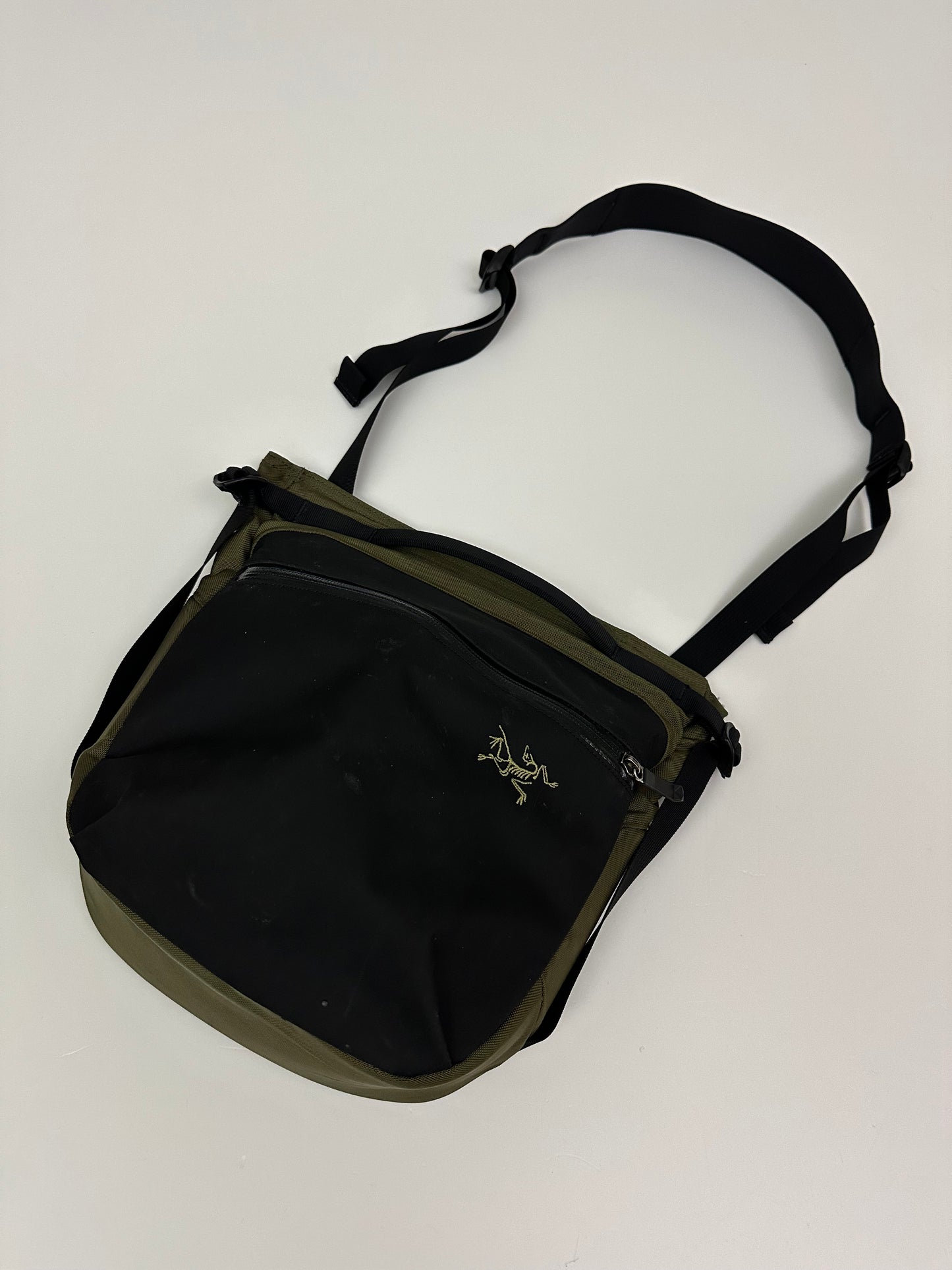 Arc’teryx Arro 8 Shoulder Bag Wildwood Green