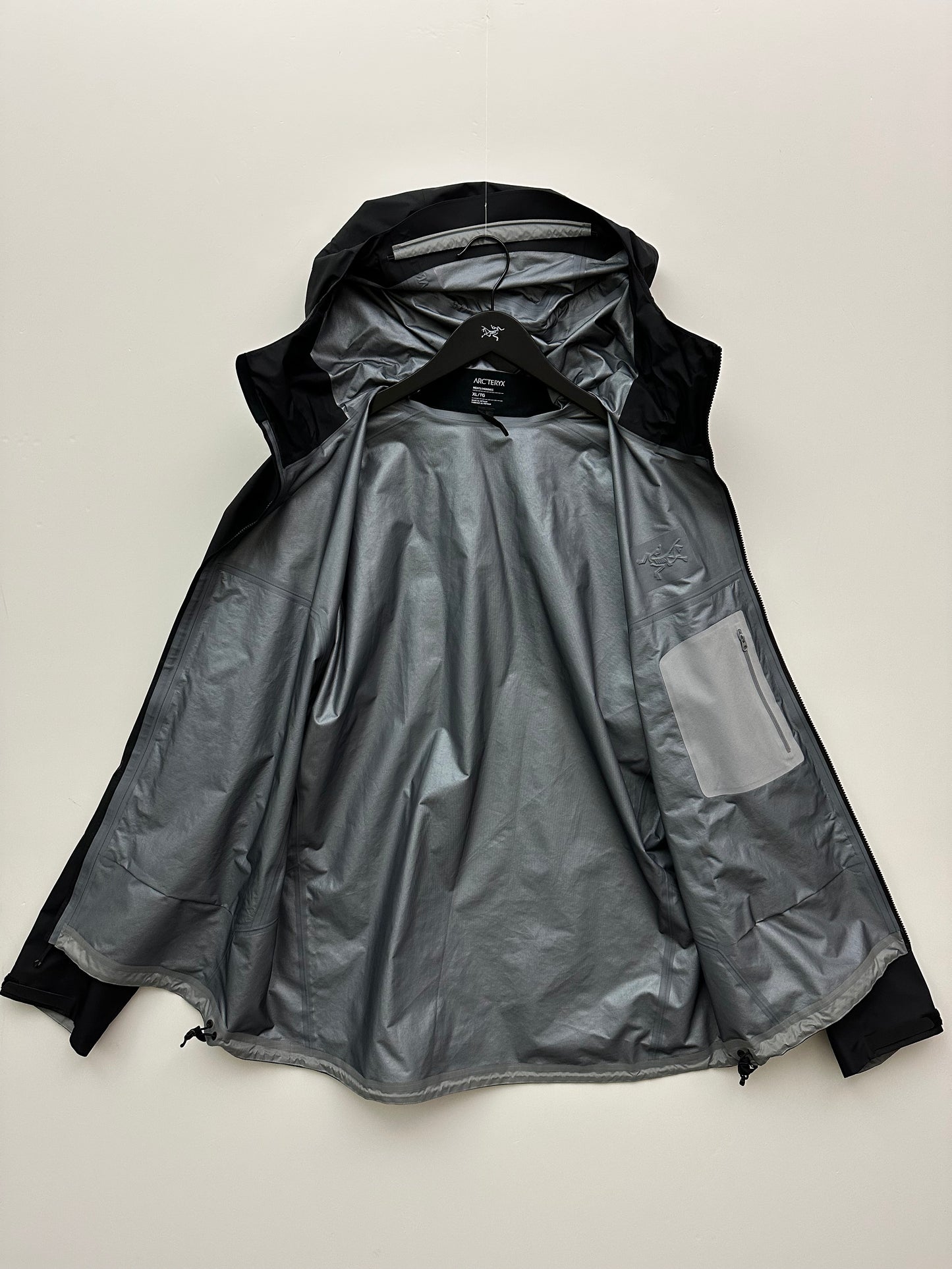 Arc’teryx Beta SL Jacket Black Men’s XL Extra Large Gore-Tex RECCO