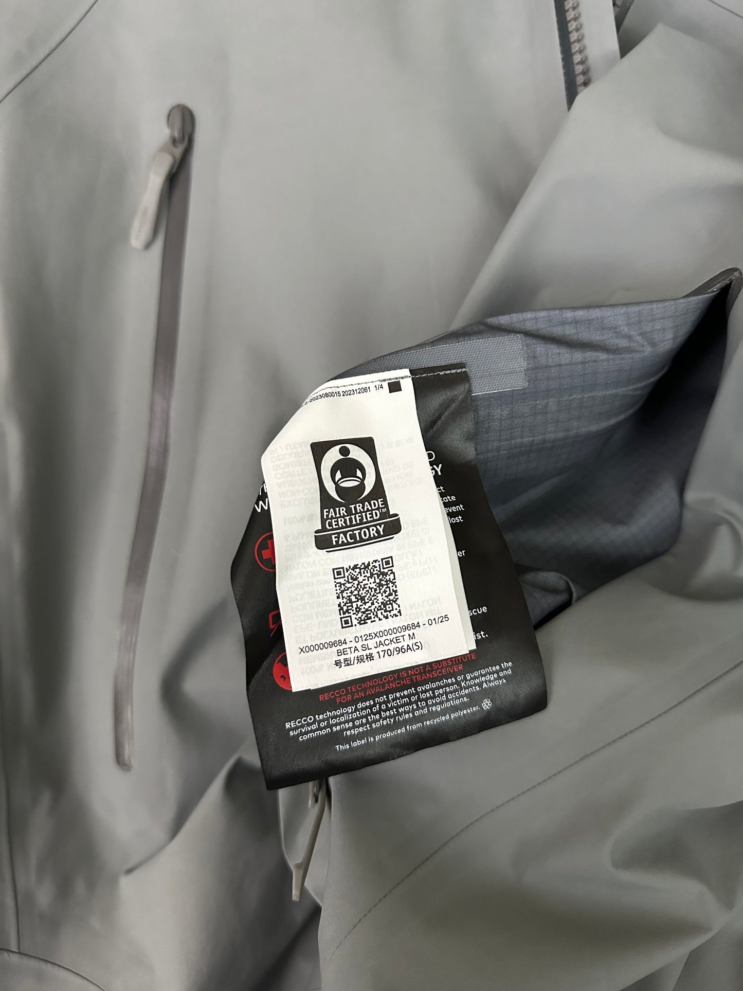 Arc’teryx Beta SL Jacket Void Grey Men’s S Small Gore-Tex