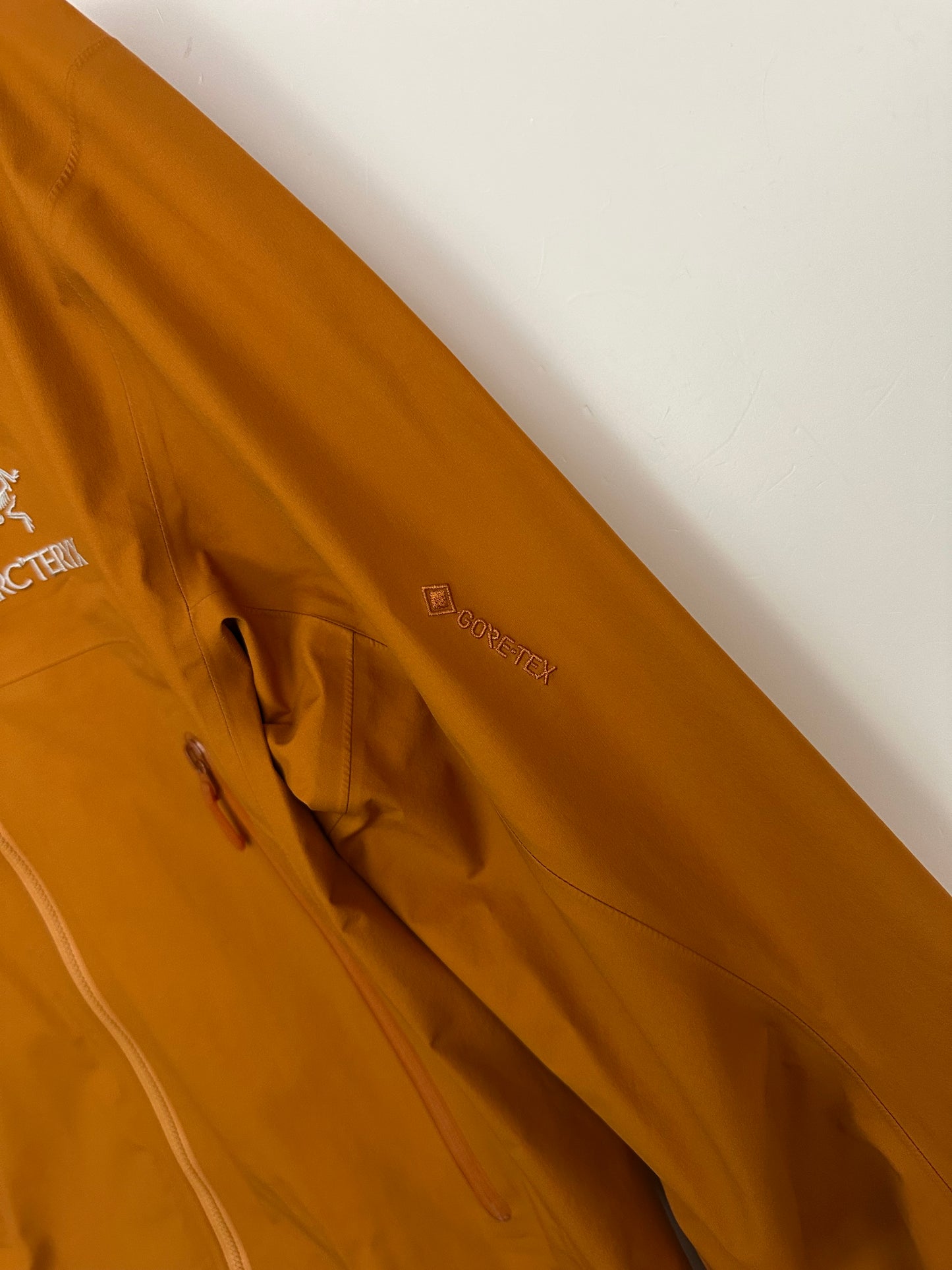 Arc’teryx Beta Jacket Revel Orange Men’s XS Extra Small Gore-Tex