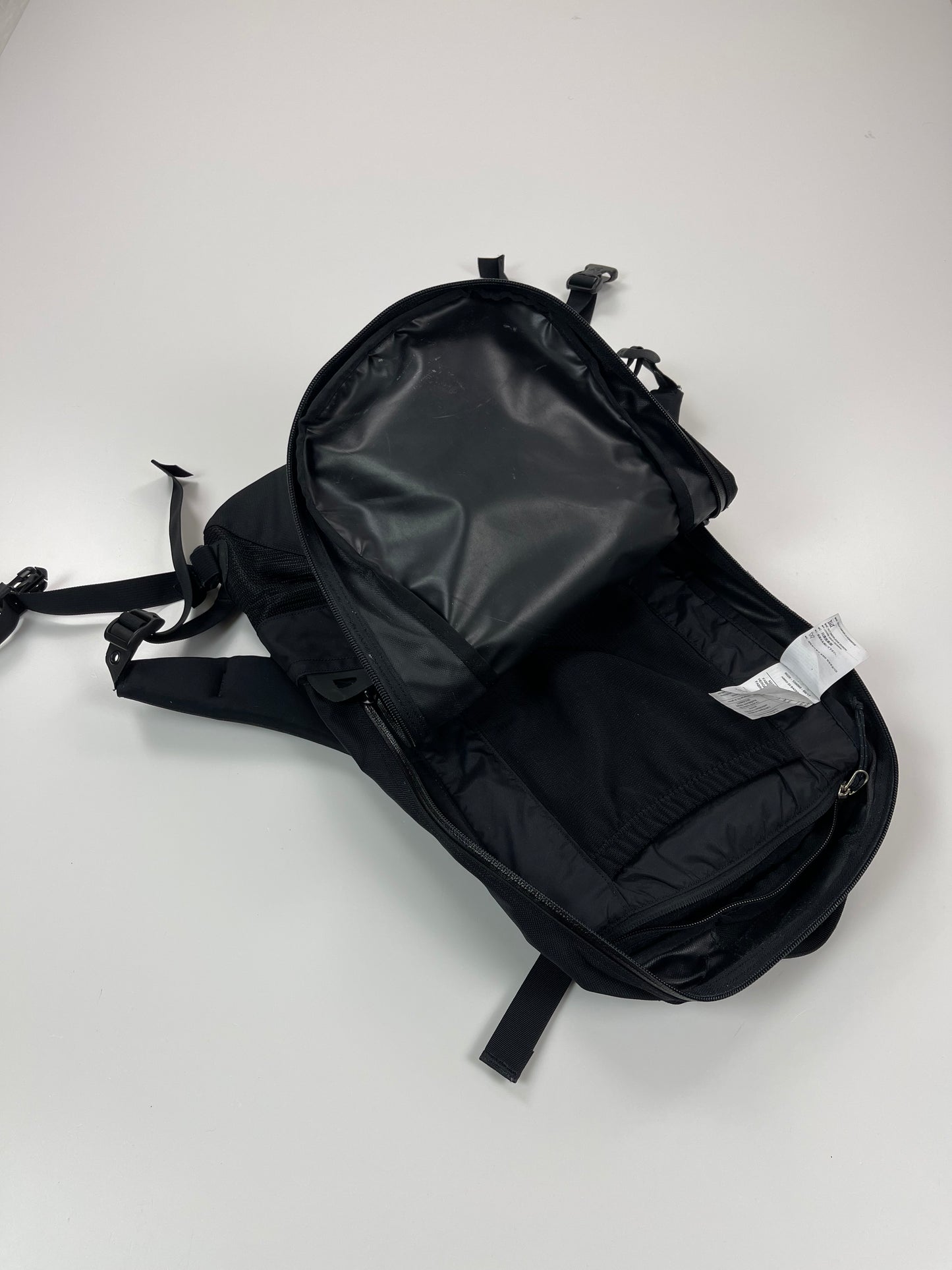 Arc’teryx Arro 22 Backpack Black Blue Tetra