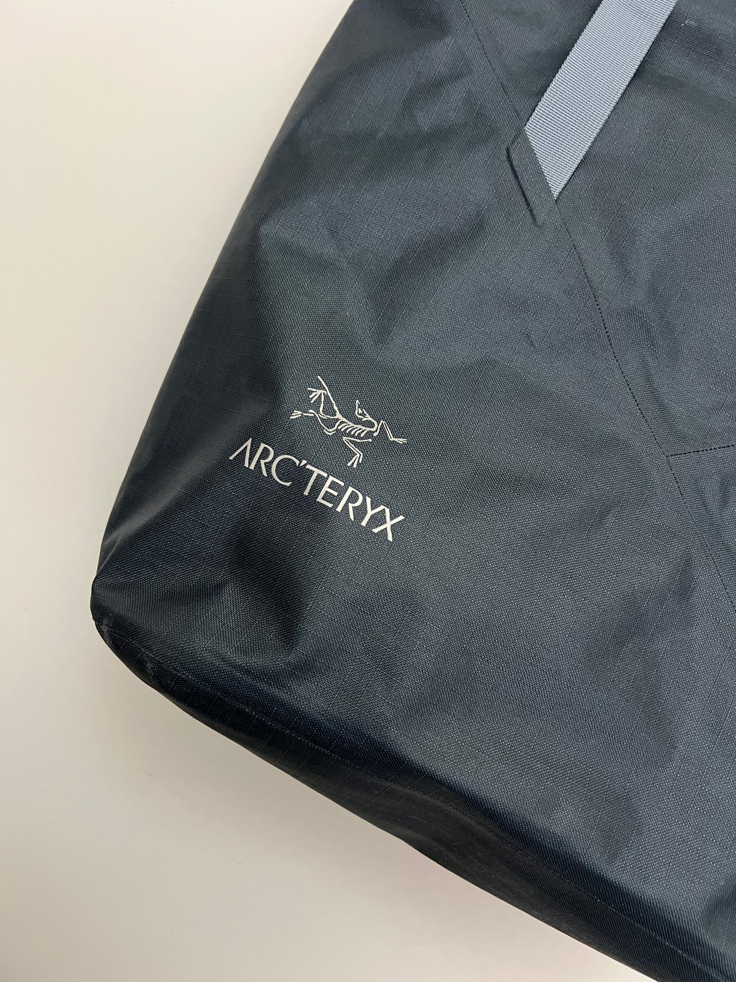 Arc’teryx Blanca 19 Tote Bag Grey