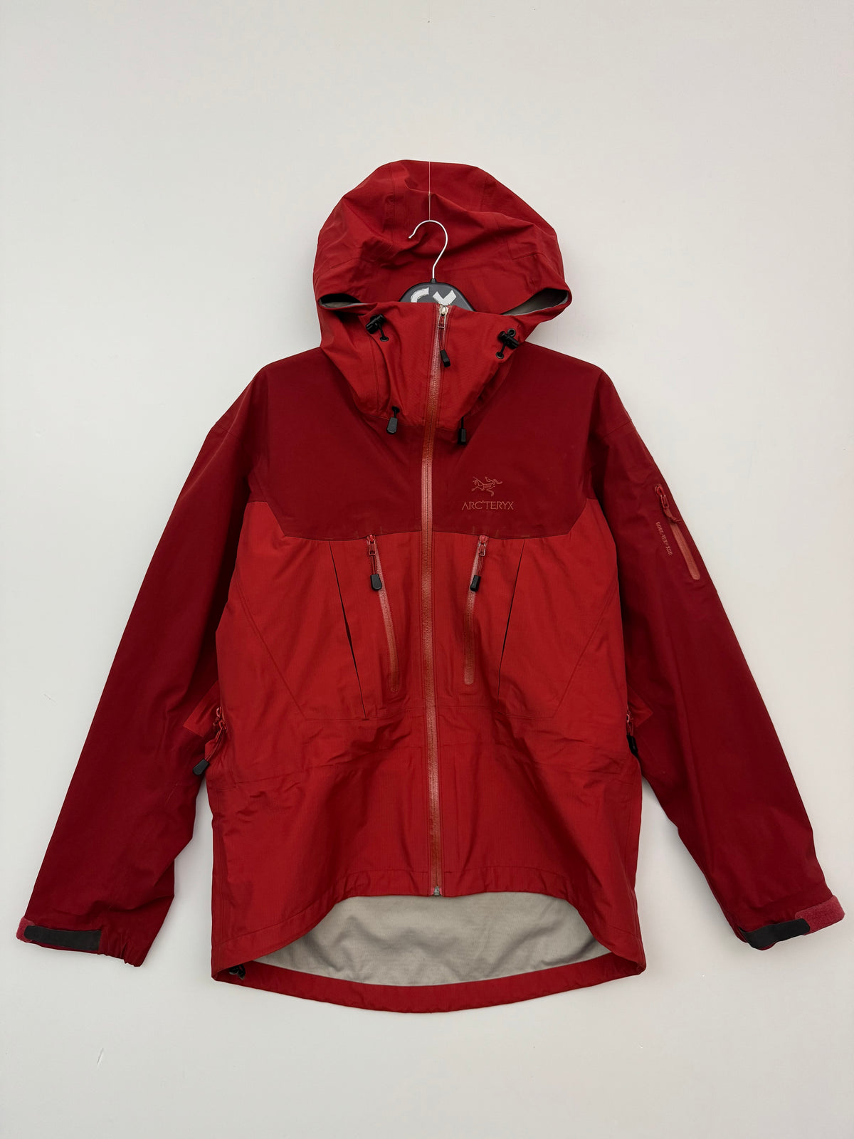 Arc'teryx Alpha SV Jacket Sangria Red Men's L Large Made In Canada Gore-Tex XCR