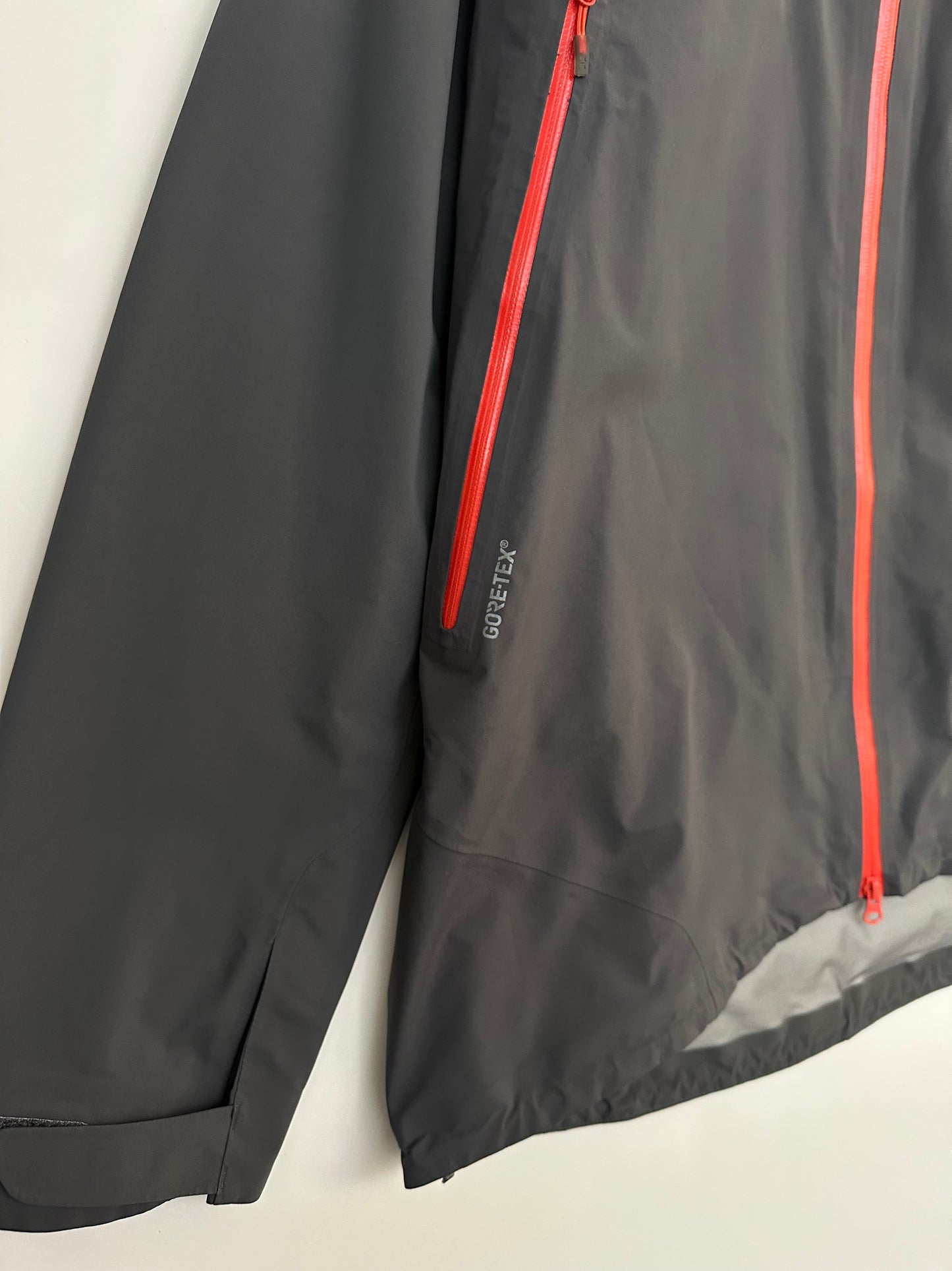 Haglöfs Roc Spirit GORE-TEX C-Knit Waterproof Jacket Magnetite Grey Red XXL