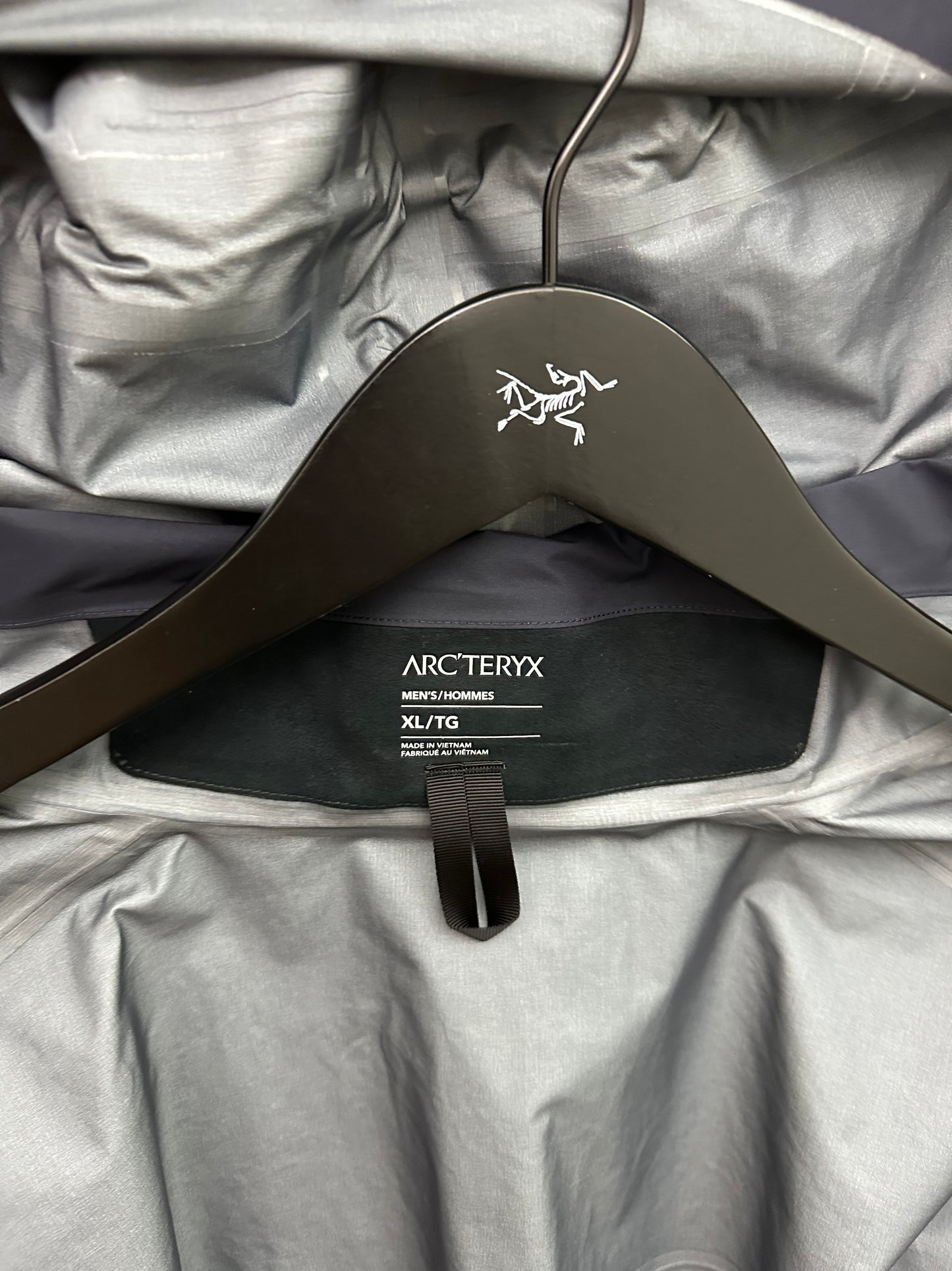 Arc’teryx Beta AR Jacket Black Sapphire Men’s XL Extra Large Gore-Tex Pro RECCO