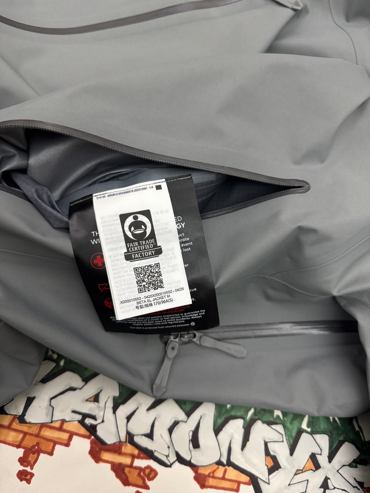 Arc’teryx Beta SL Jacket Void Grey Men’s S Small Gore-Tex